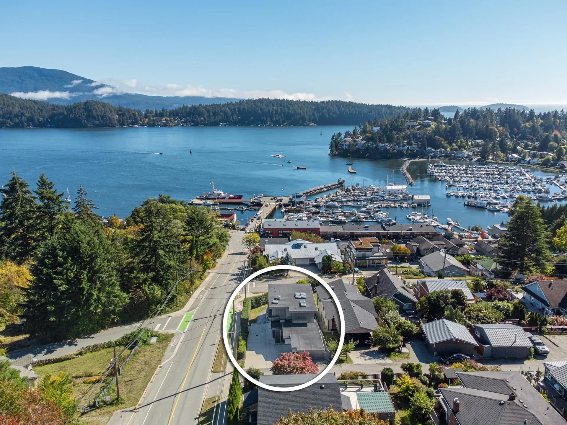 531 S Fletcher Road, Gibsons, BC V0N 1V9 — image 2