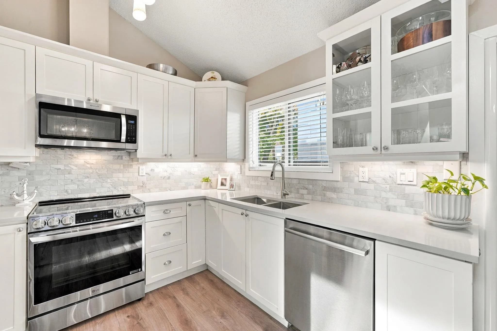 866 Nicolum Court, North Vancouver, BC V7H 2R9 — image 11