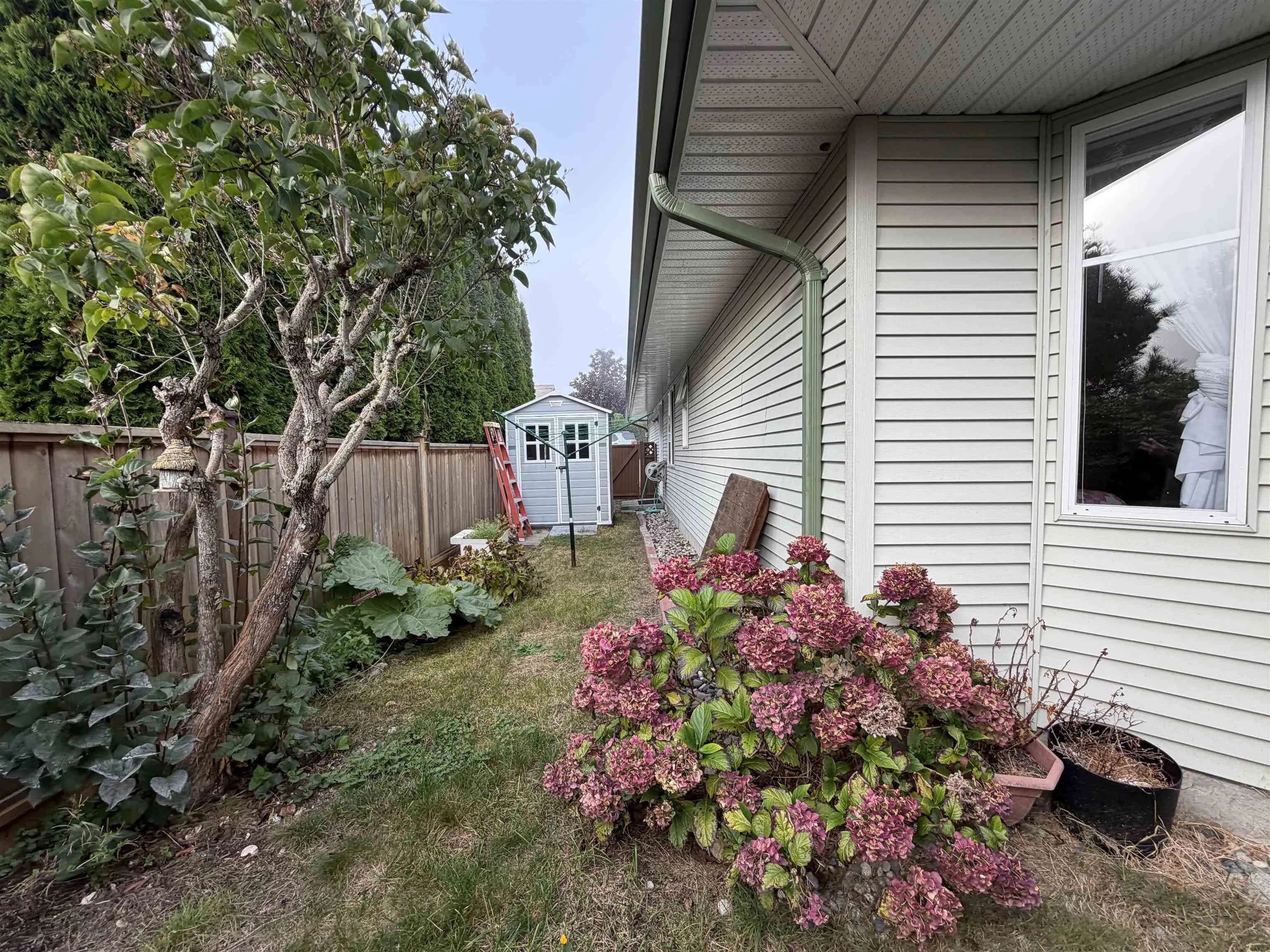 6317 Williams Place, Sechelt, BC V7Z 0M6 — image 26