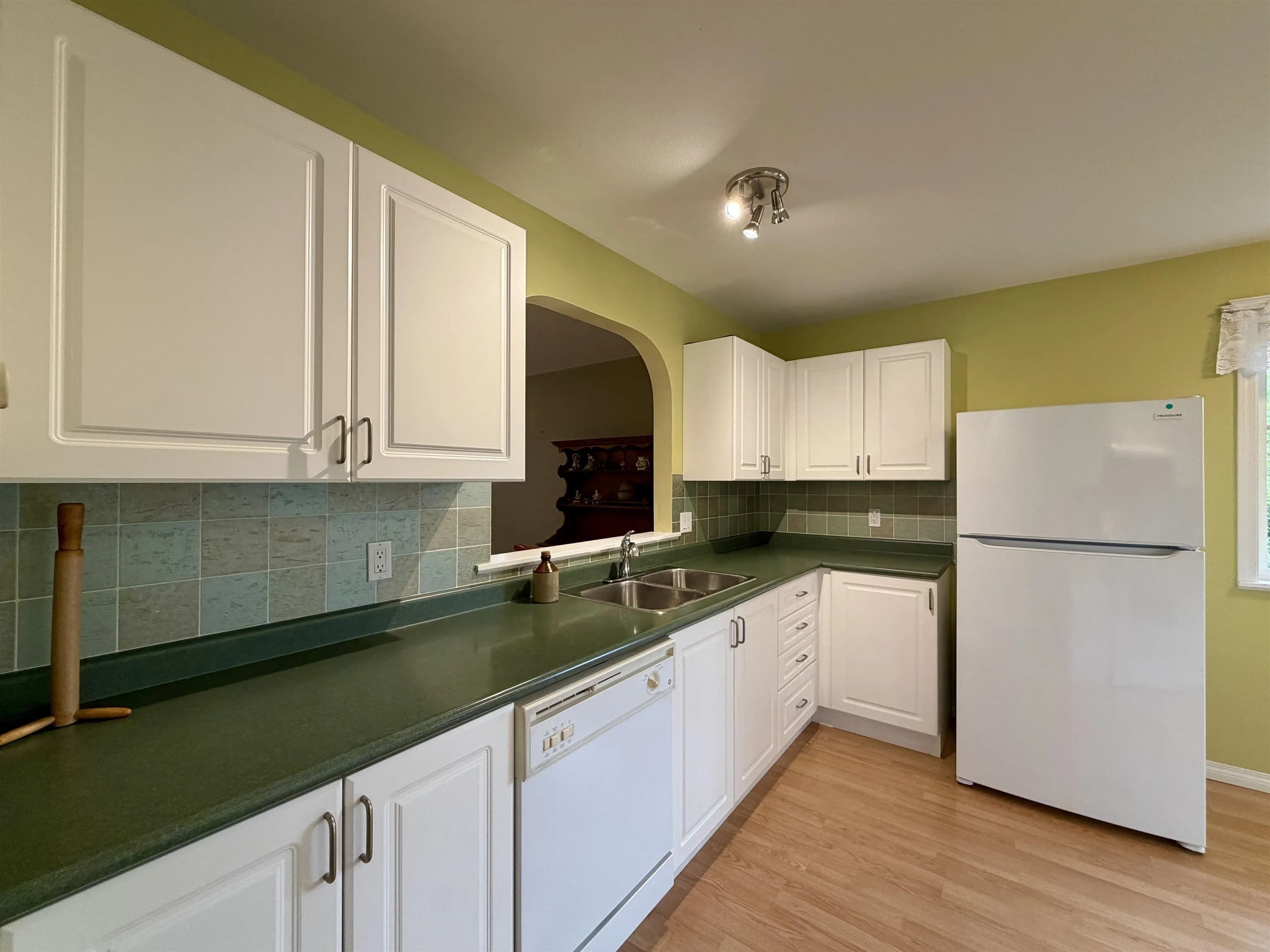 6317 Williams Place, Sechelt, BC V7Z 0M6 — image 10
