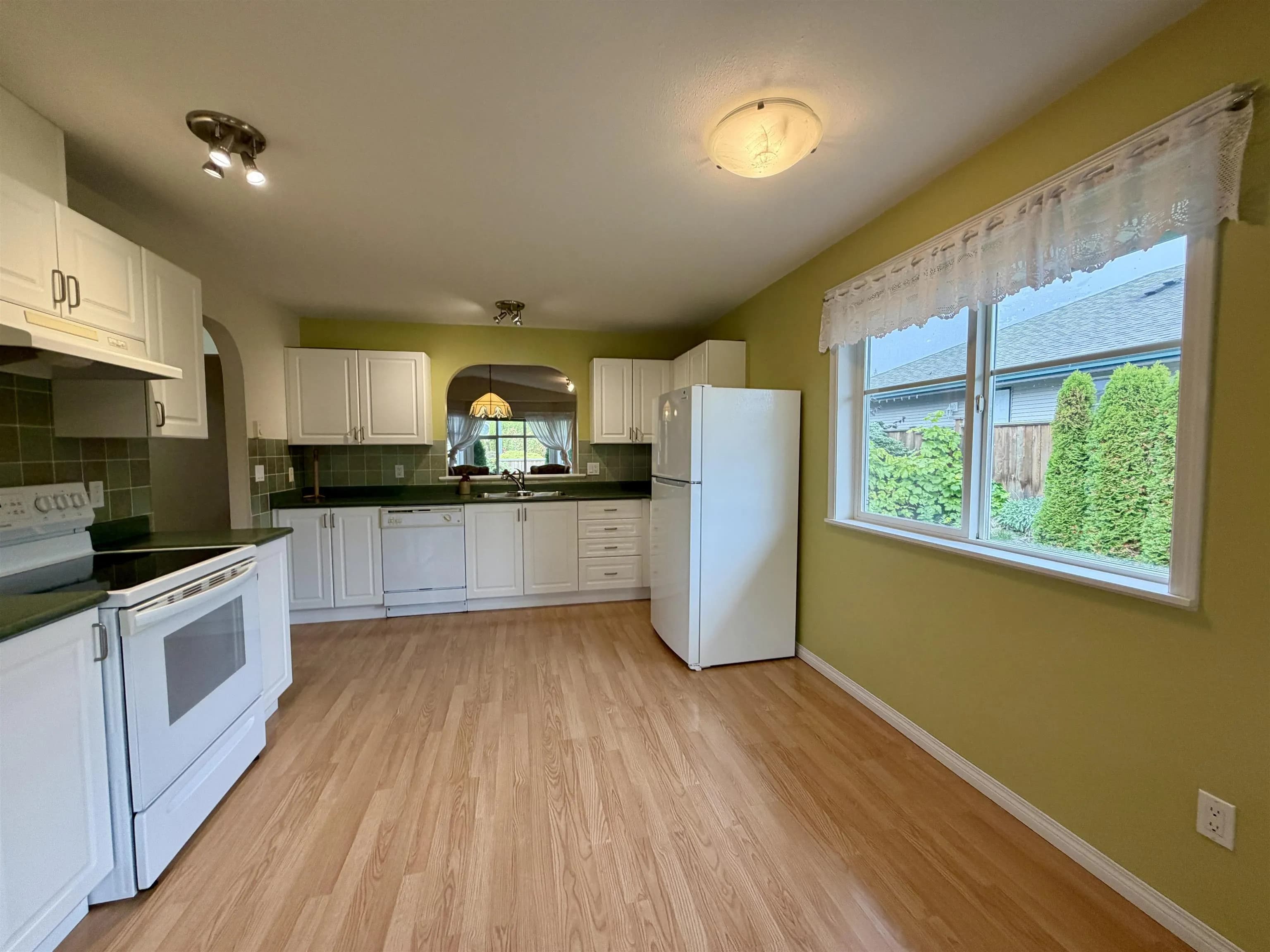 6317 Williams Place, Sechelt, BC V7Z 0M6 — image 12