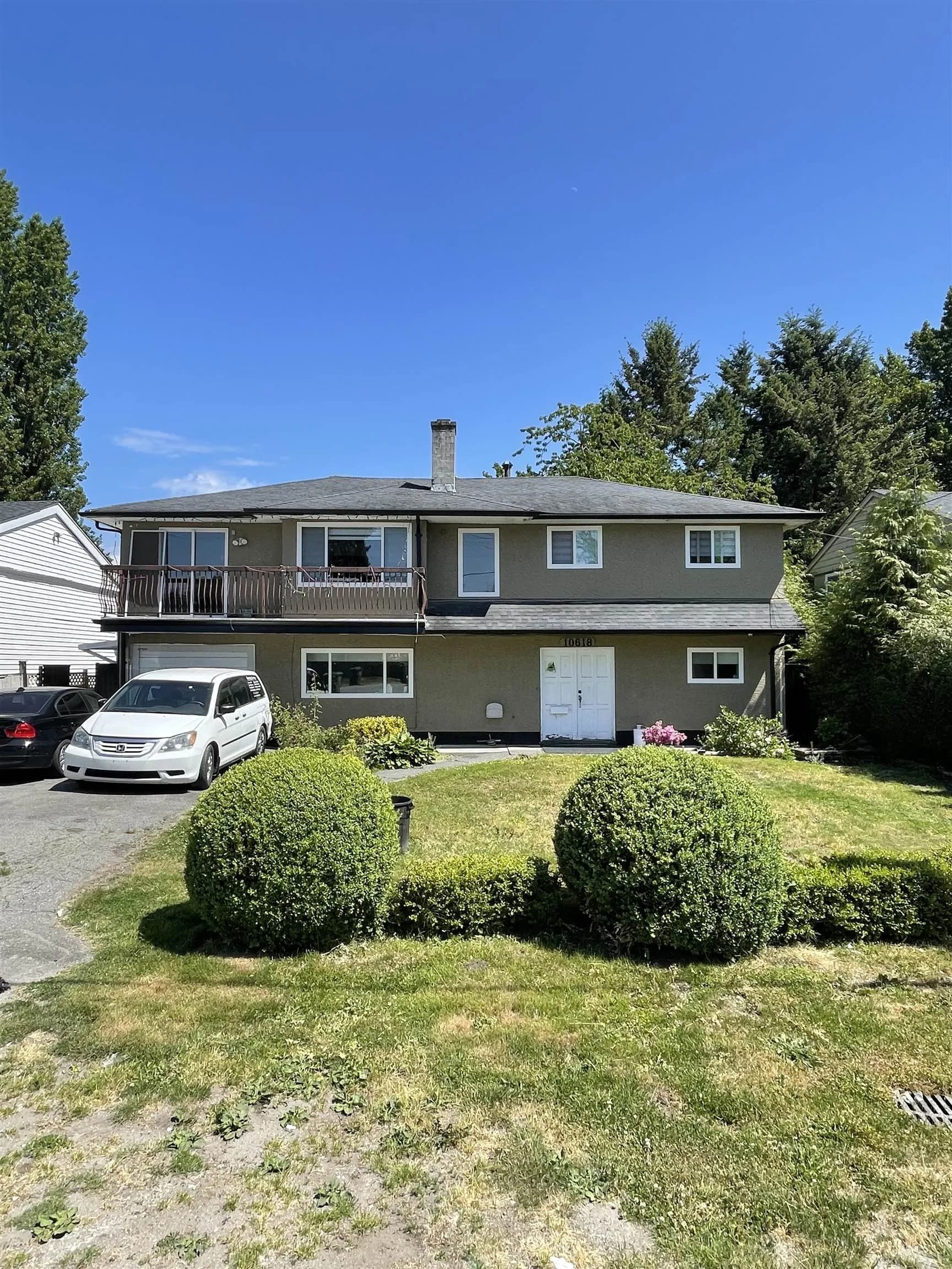 10618 141 Street, Surrey, BC V3T 4R4 — image 1