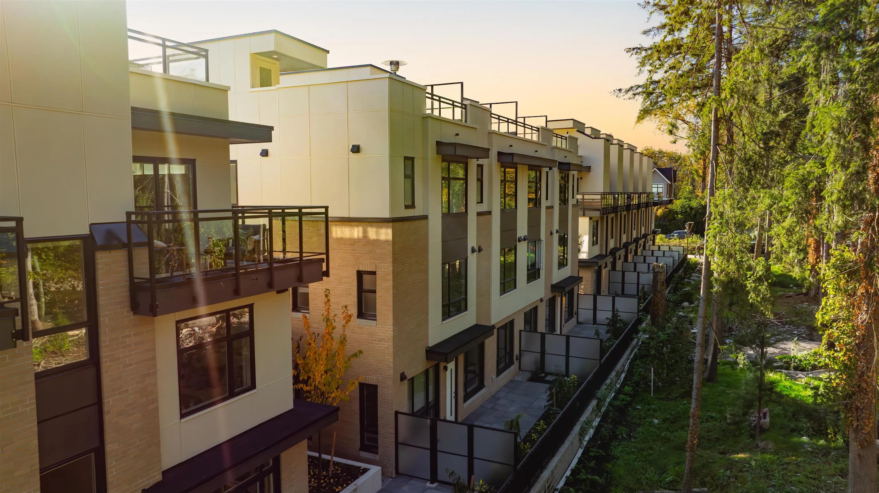 111 2050 Glenaire Drive, North Vancouver, BC V7P 1Y3 — image 3