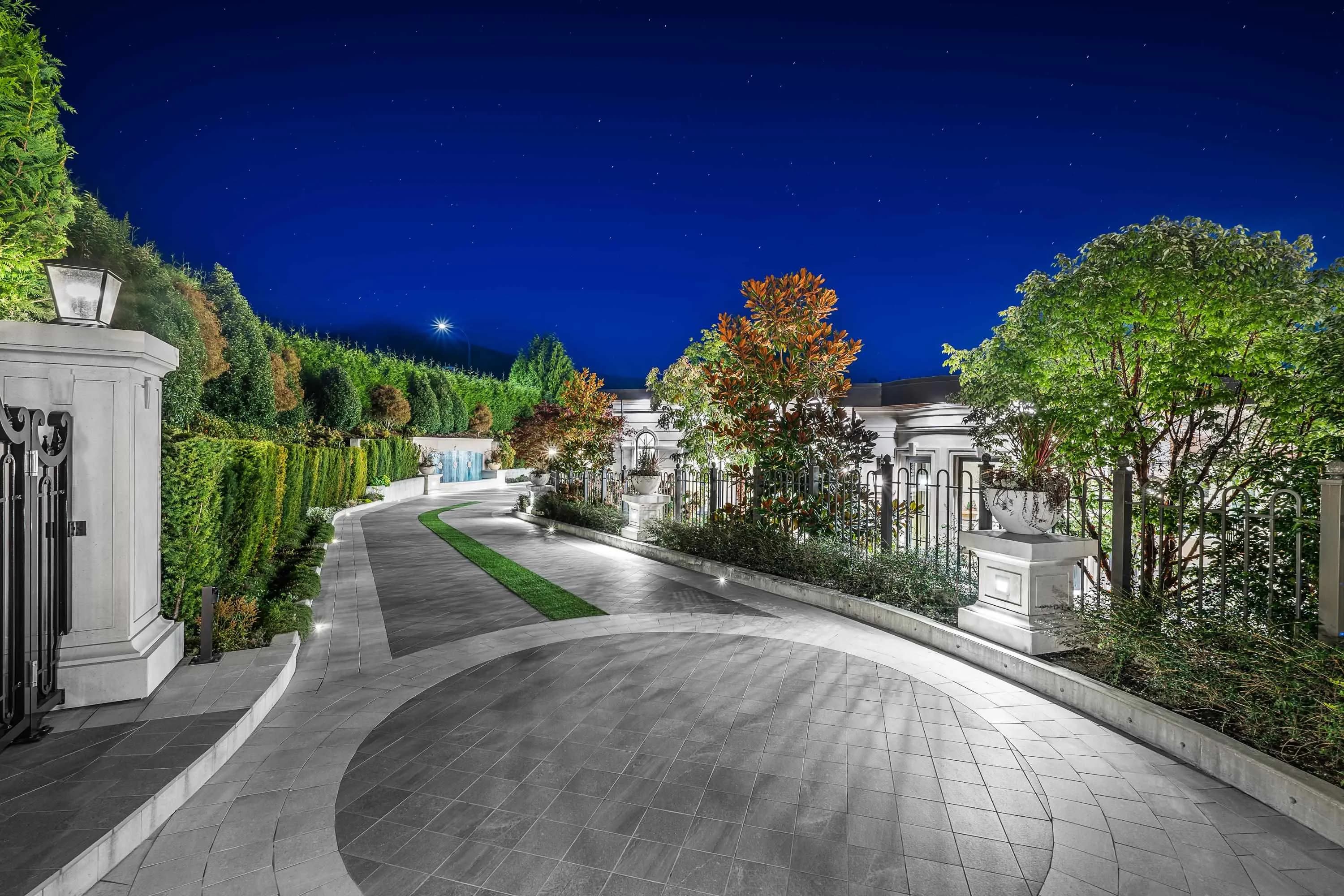 839 Eyremount Drive, West Vancouver, BC V7S 2A8 — image 2