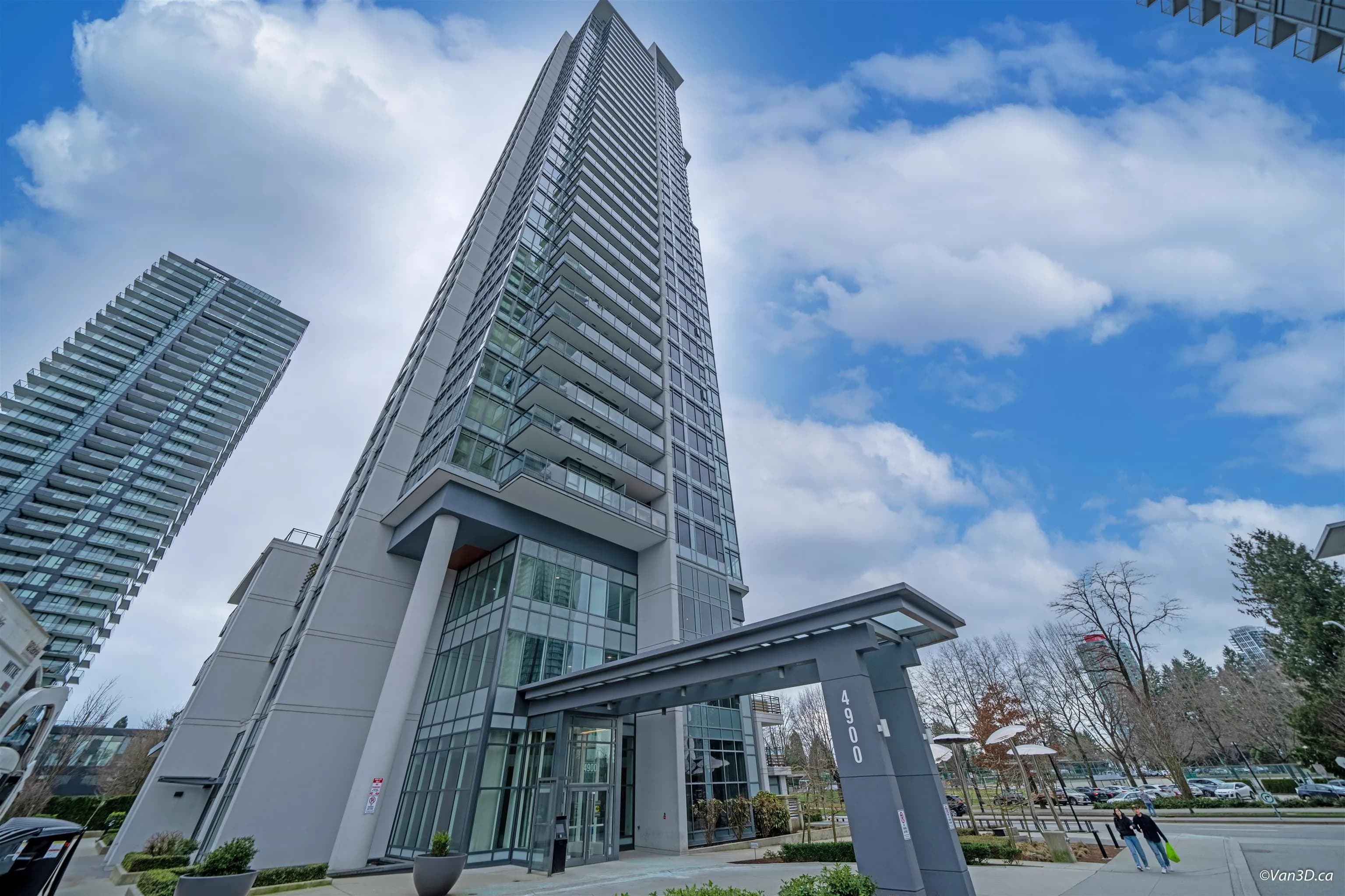 602 4900 Lennox Lane, Burnaby, BC V5H 0G9 — image 1