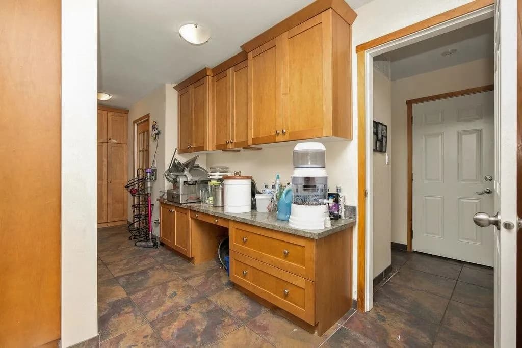 475 Harry Road, Gibsons, BC V0N 1V5 — image 11