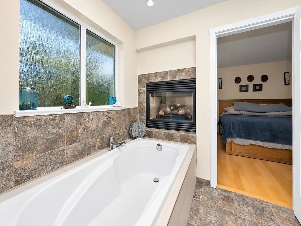 475 Harry Road, Gibsons, BC V0N 1V5 — image 21