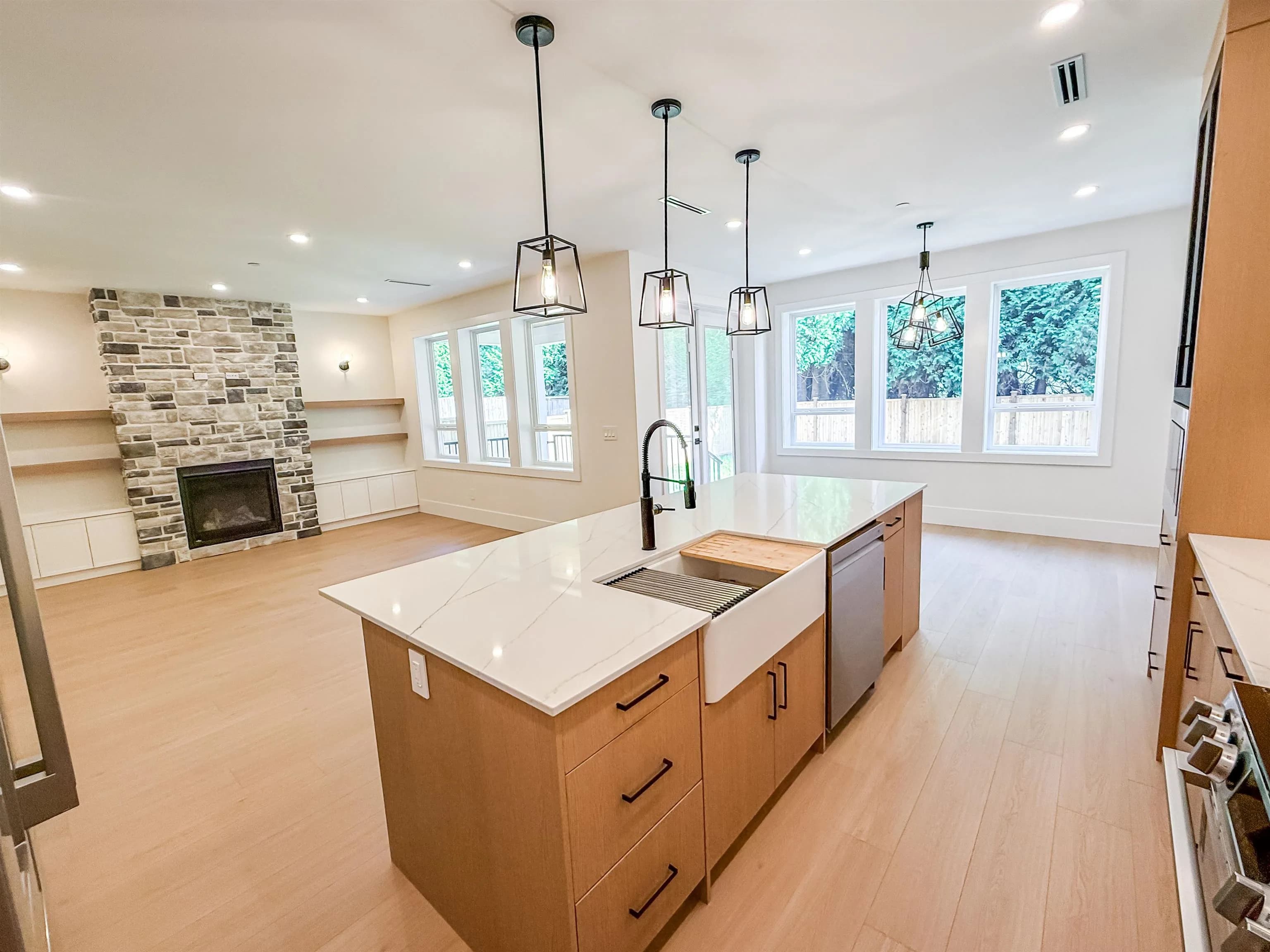 2 21092 Wicklund Avenue, Maple Ridge, BC V2X 3R9 — image 3