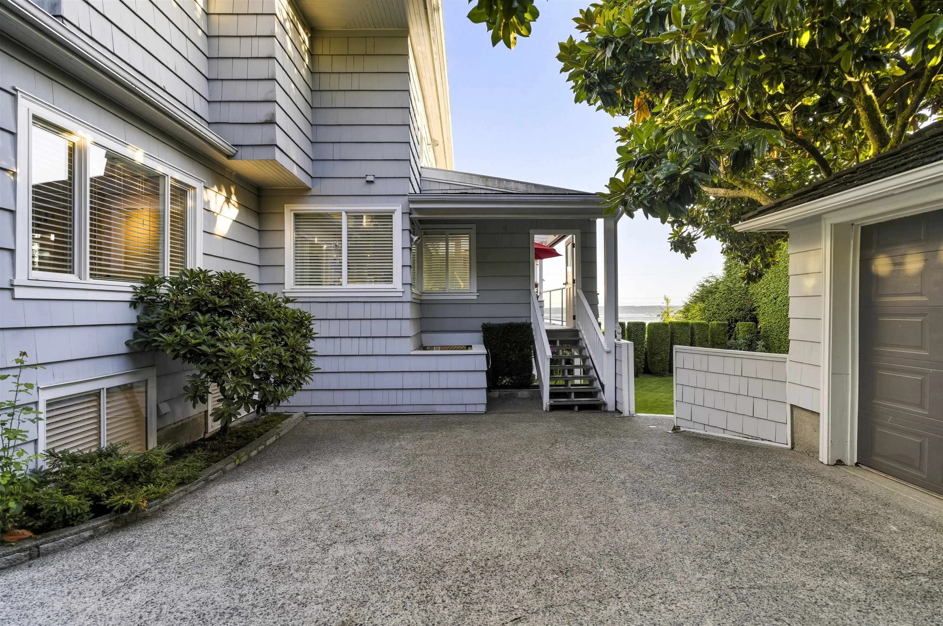 1631 22nd Street, West Vancouver, BC V7V 4E2 — image 36