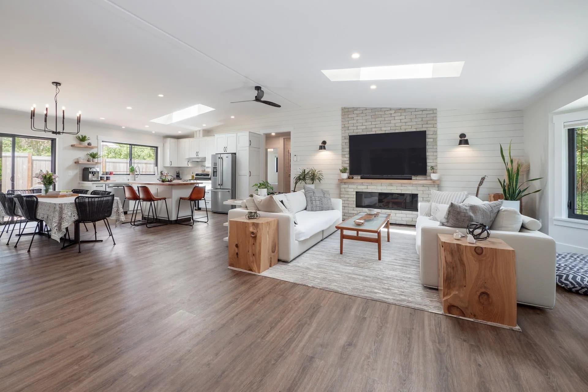 655 Dougall Road, Gibsons, BC V0N 1V8 — image 1