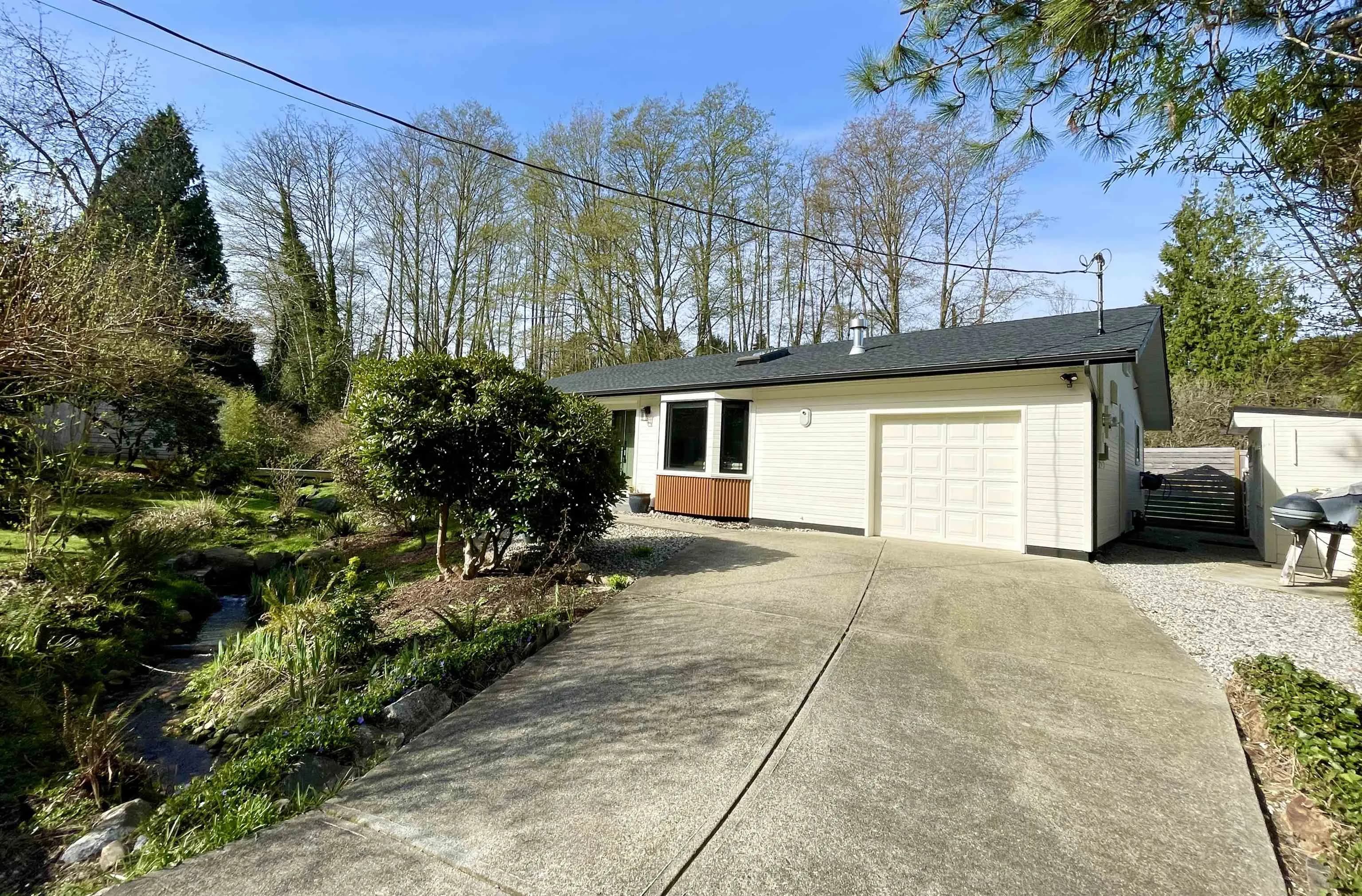 655 Dougall Road, Gibsons, BC V0N 1V8 — image 28