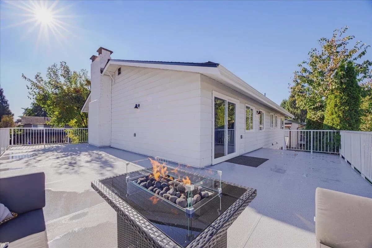 21819 Dover Road, Maple Ridge, BC V2X 7V6 — image 36