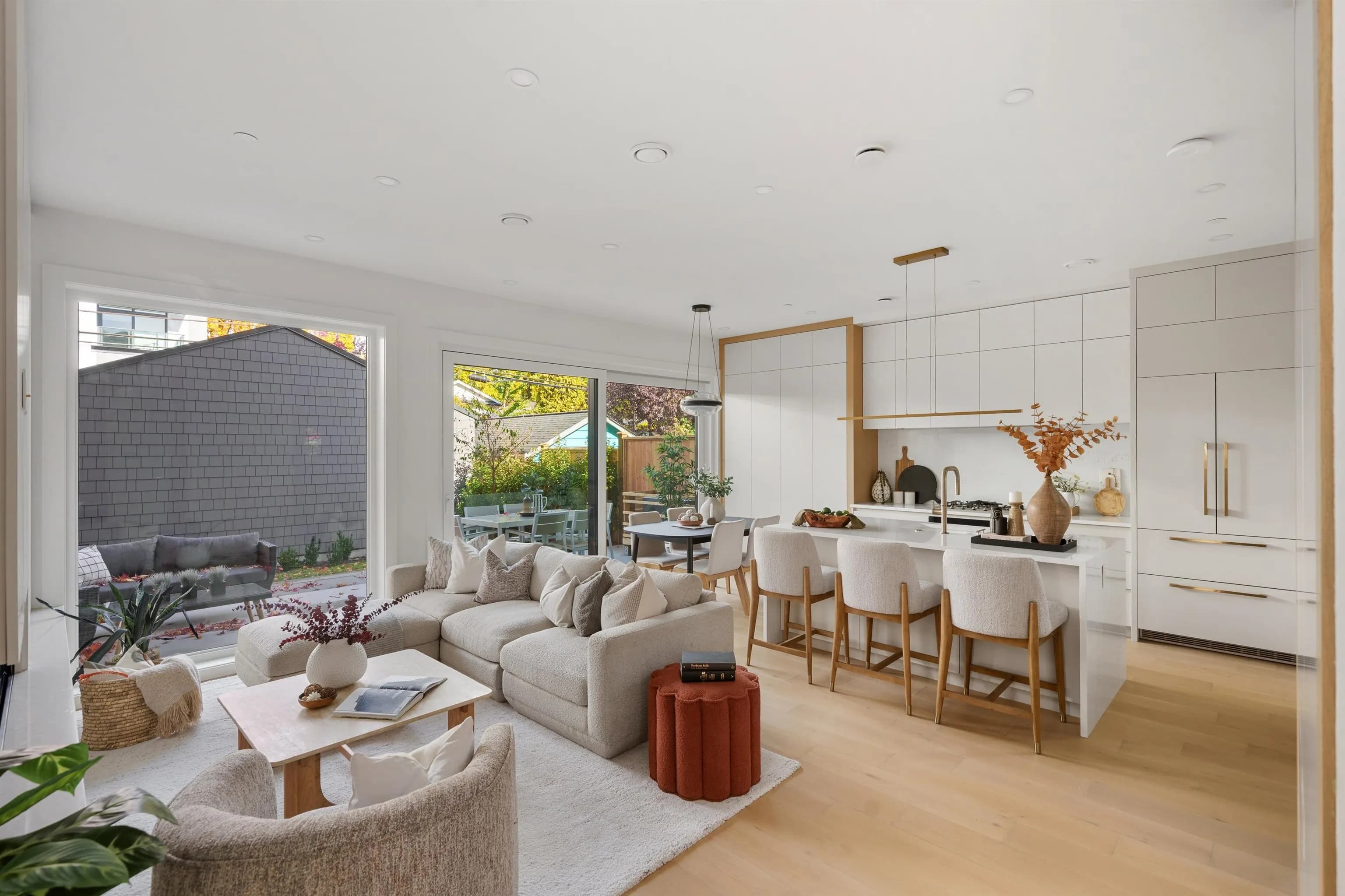 2 3657 W 11th Avenue, Vancouver, BC V6R 2K4 — image 3
