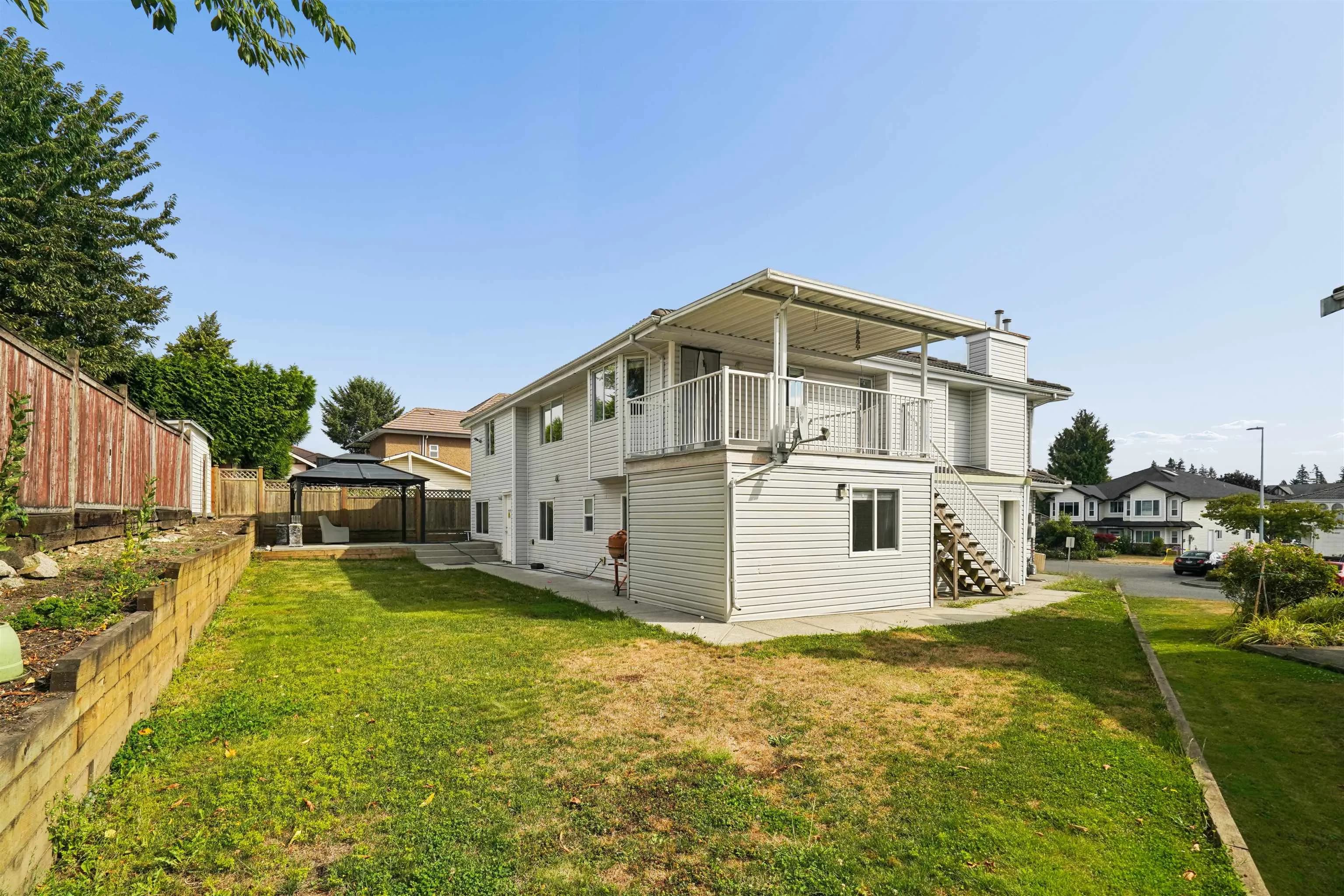 7021 143a Street, Surrey, BC V3W 0X5 — image 24