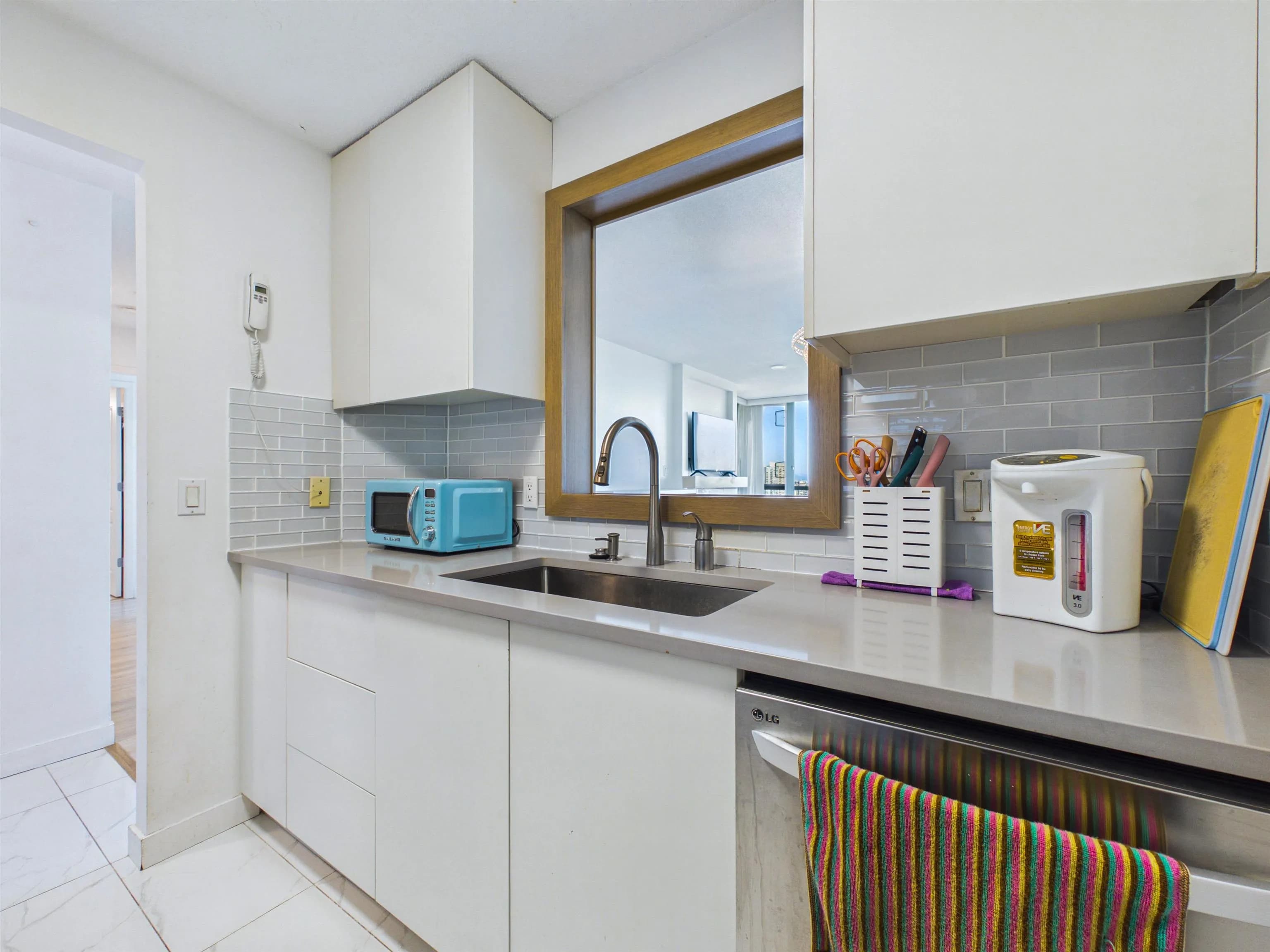 1405 6622 Southoaks Crescent, Burnaby, BC V5E 4K2 — image 9