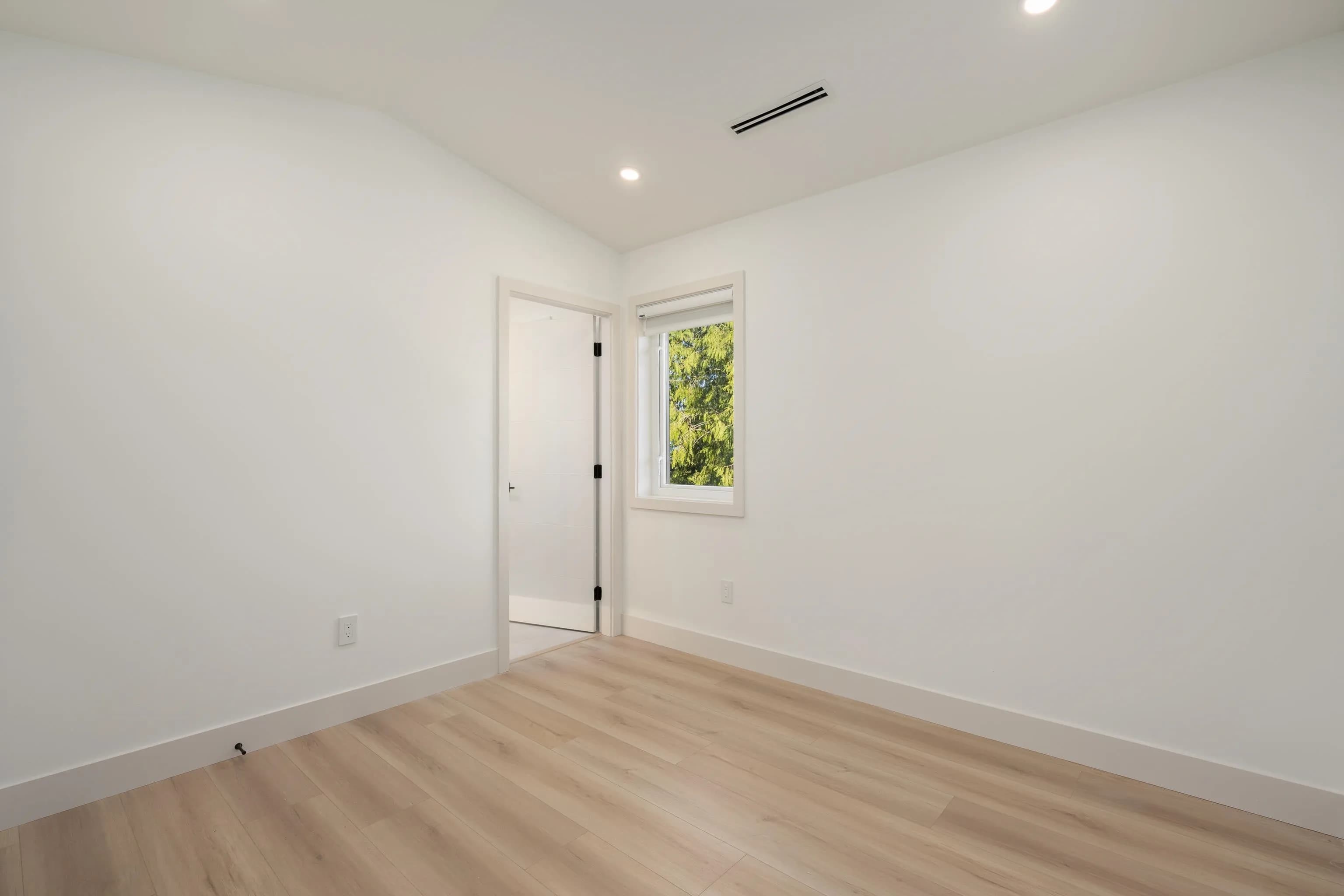 102 14753 111a Avenue, Surrey, BC V3R 2E2 — image 17