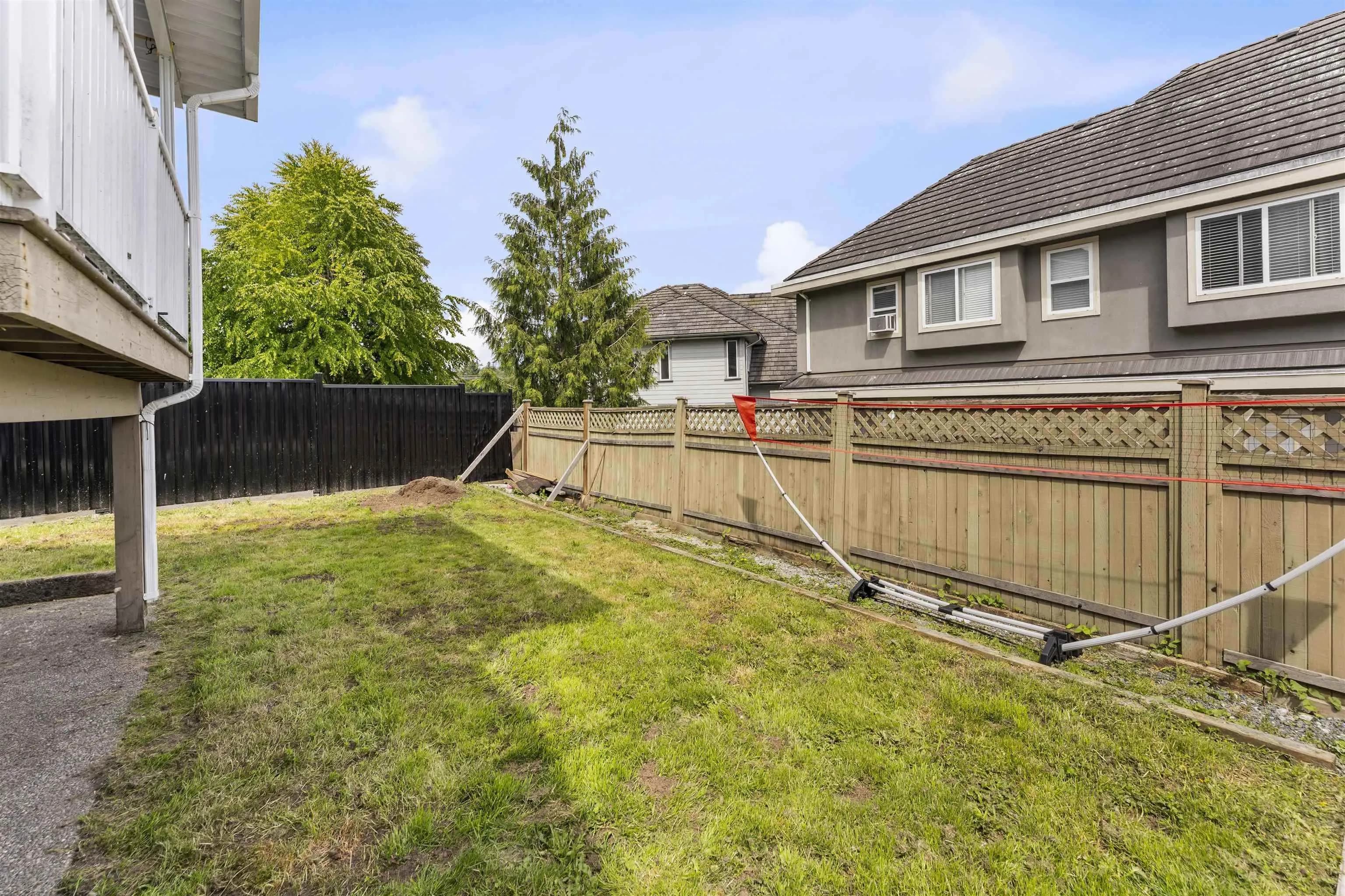 7670 150b Street, Surrey, BC V3S 5P1 — image 30