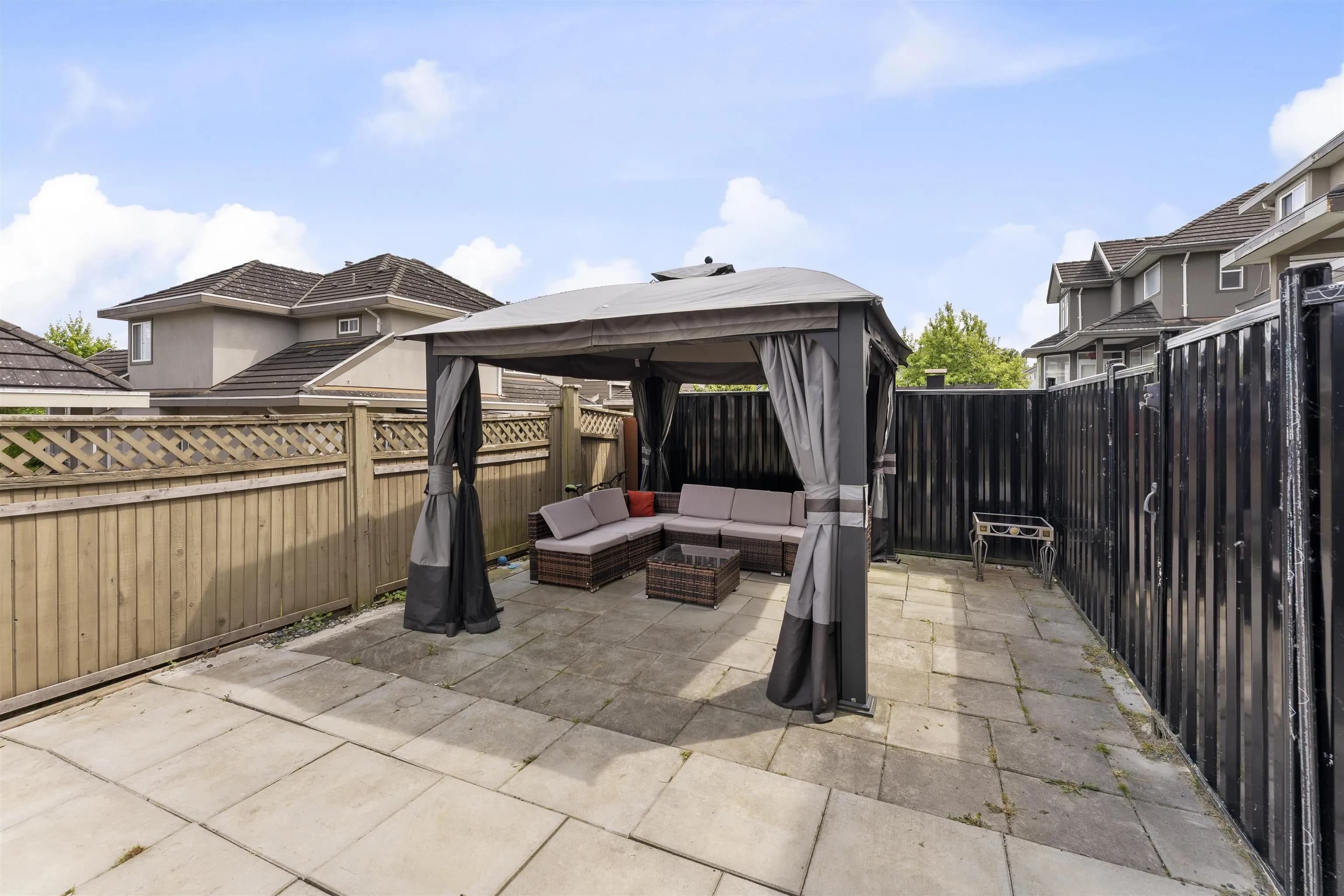 7670 150b Street, Surrey, BC V3S 5P1 — image 32