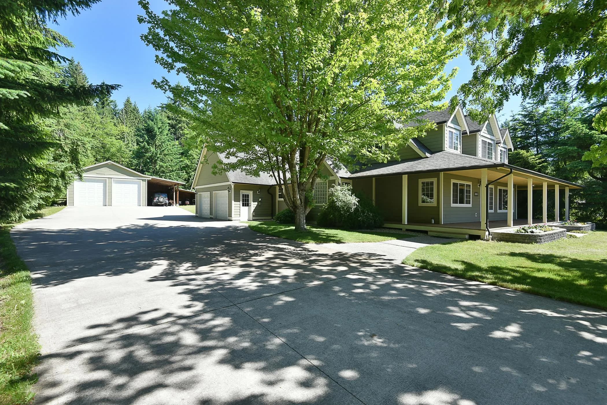 1000 Cemetery Road, Gibsons, BC V0N 1V7 — image 1