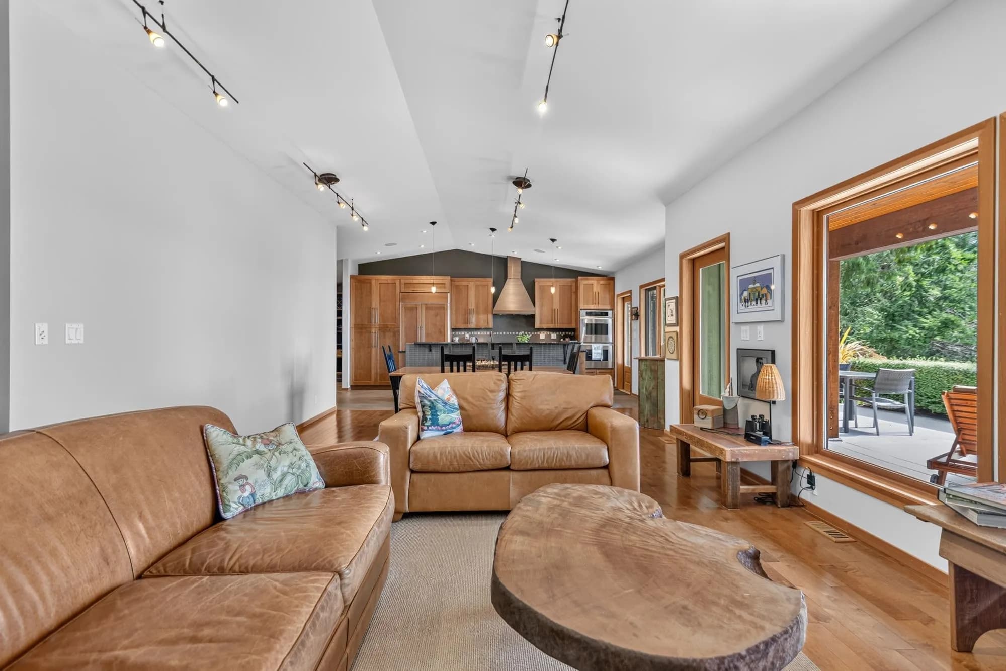 987 Gower Point Road, Gibsons, BC V0N 1V3 — image 7