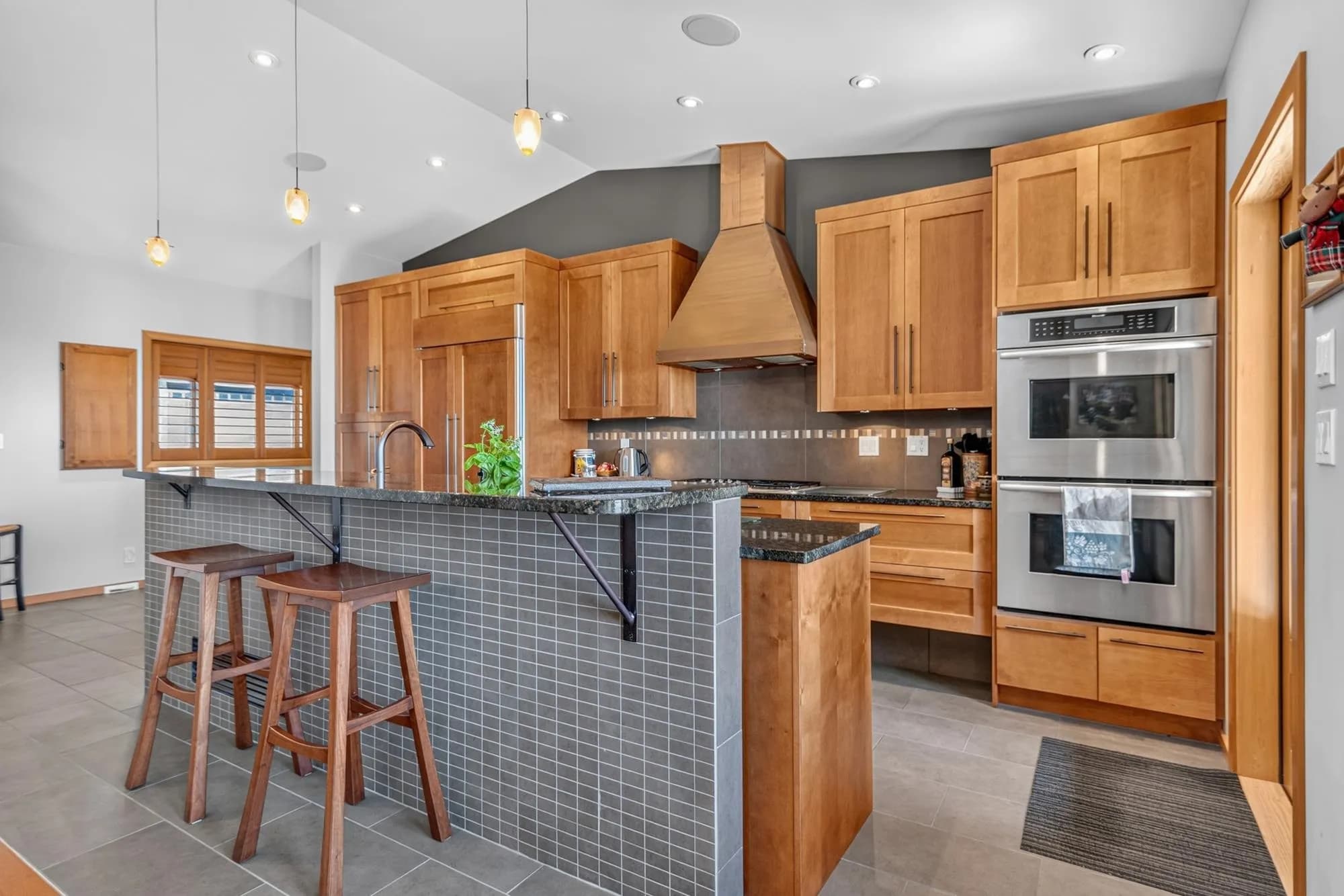 987 Gower Point Road, Gibsons, BC V0N 1V3 — image 10