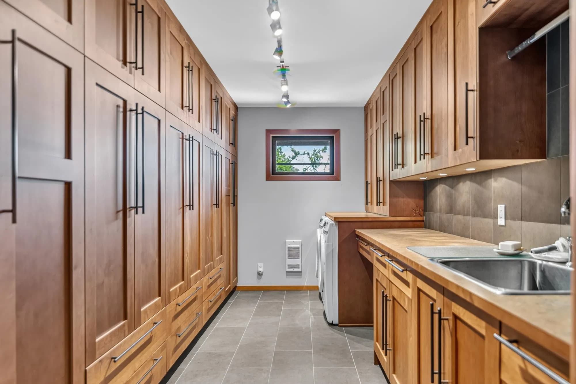 987 Gower Point Road, Gibsons, BC V0N 1V3 — image 24