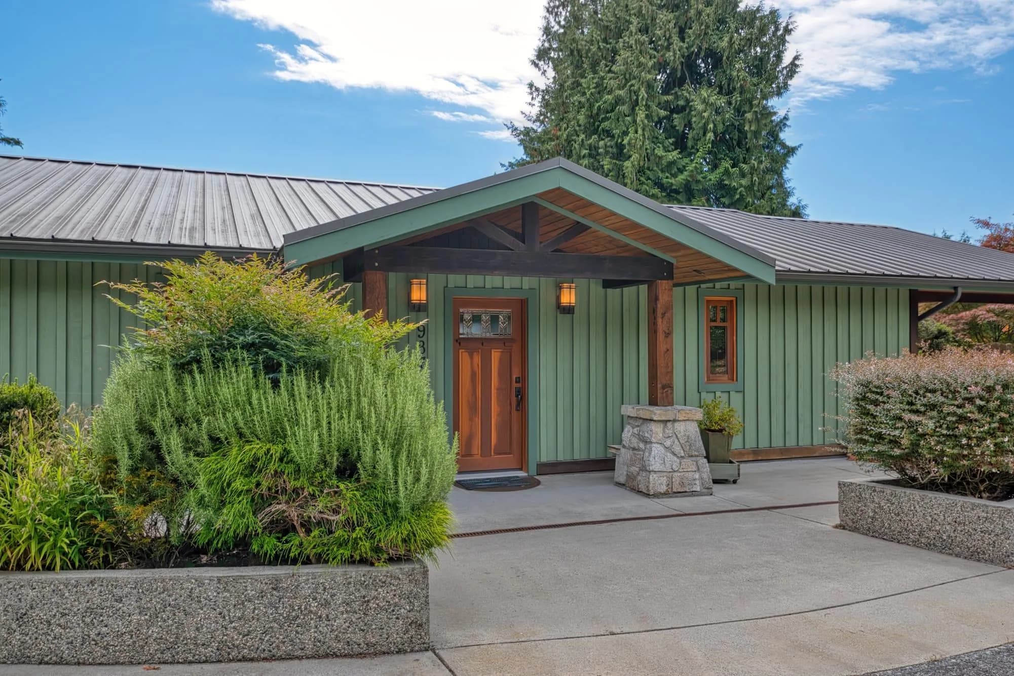 987 Gower Point Road, Gibsons, BC V0N 1V3 — image 2