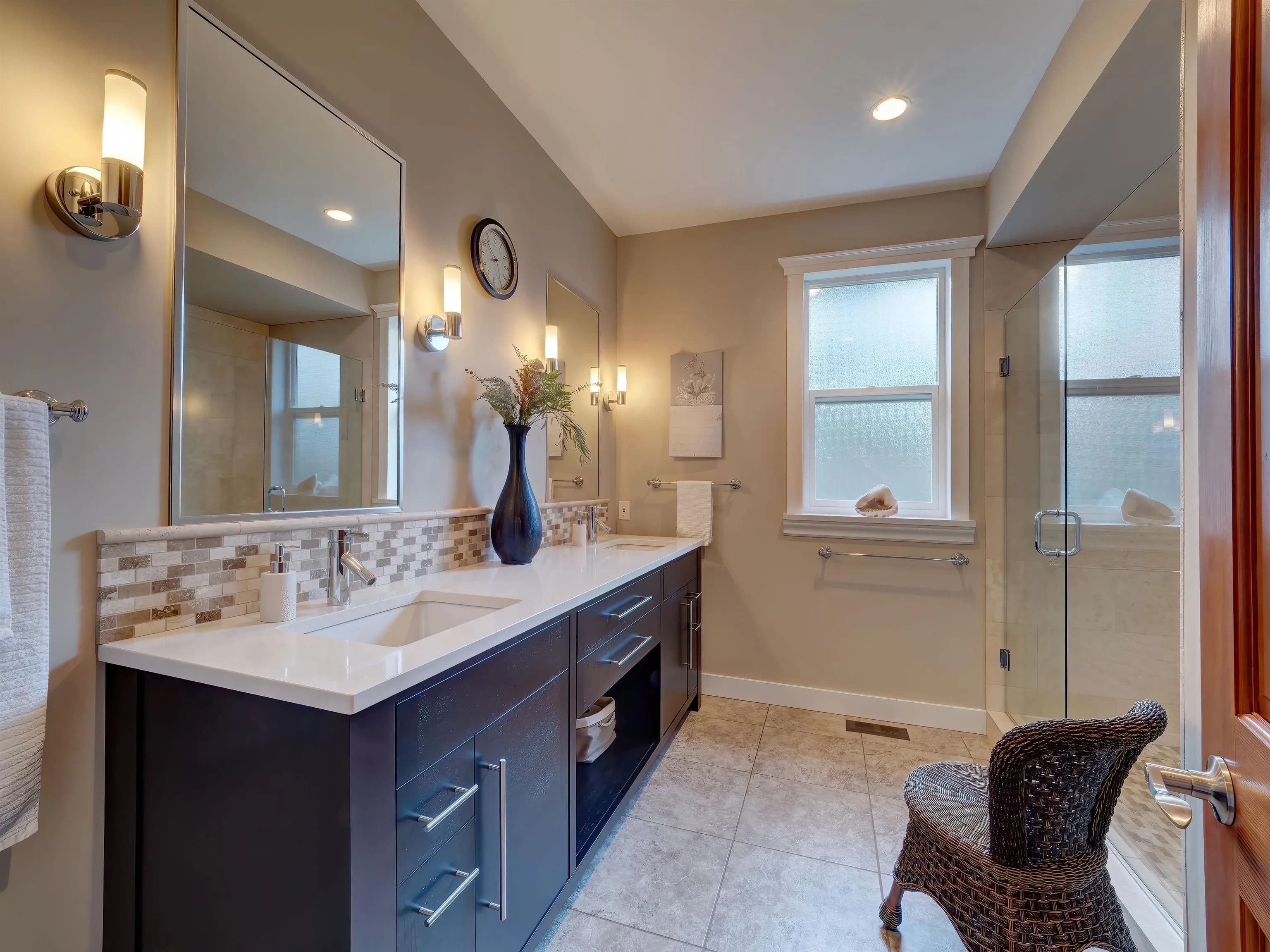 6161 Highmoor Place, Sechelt, BC V7Z 0L1 — image 33