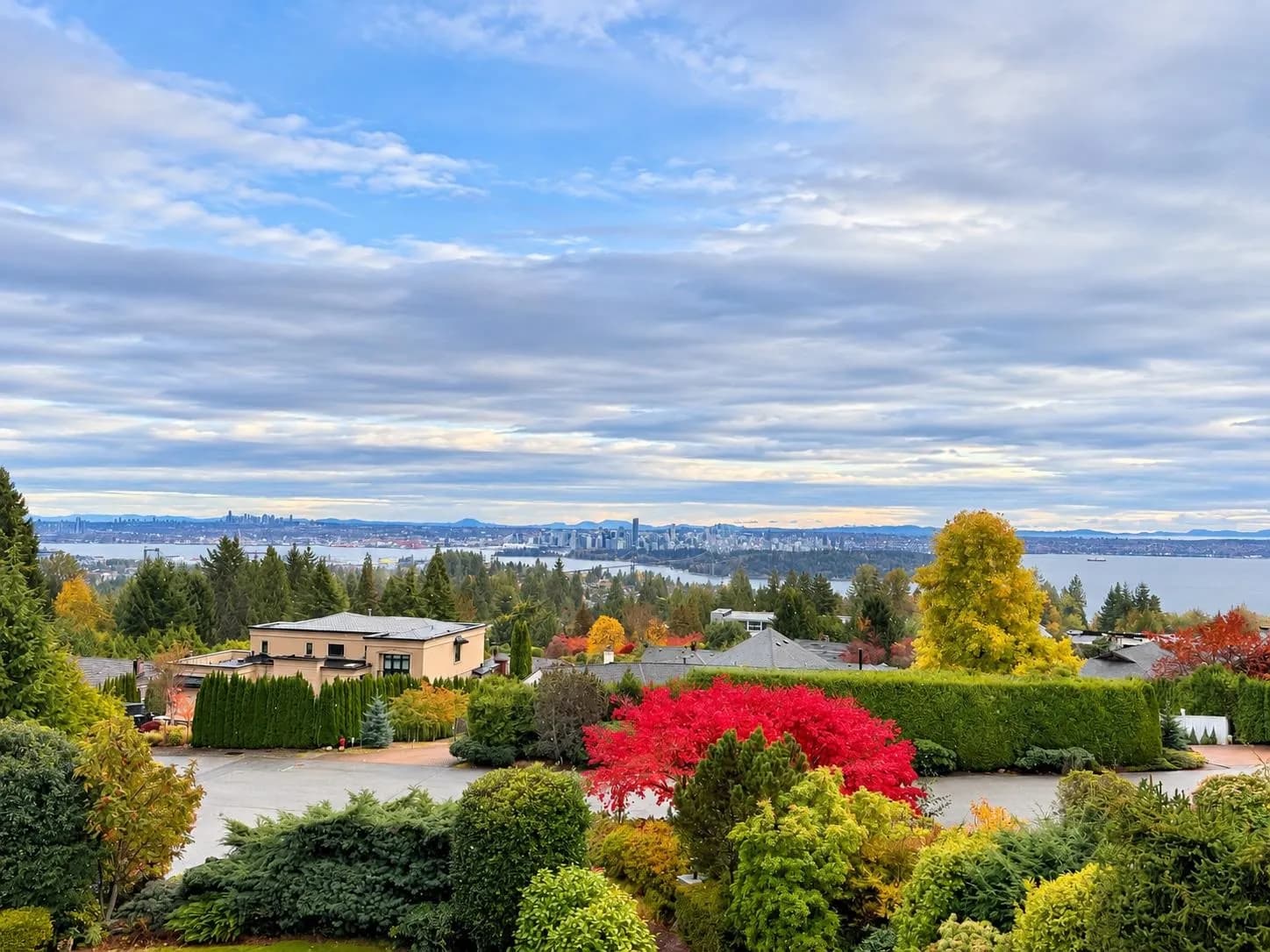 1263 Chartwell Place, West Vancouver, BC V7S 2S2 — image 1