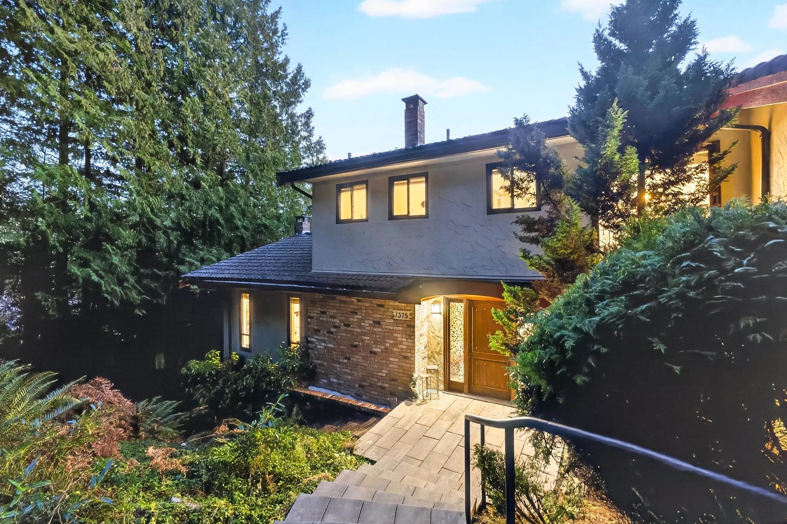 1375 Burnside Road, West Vancouver, BC V7S 2P6 — image 5