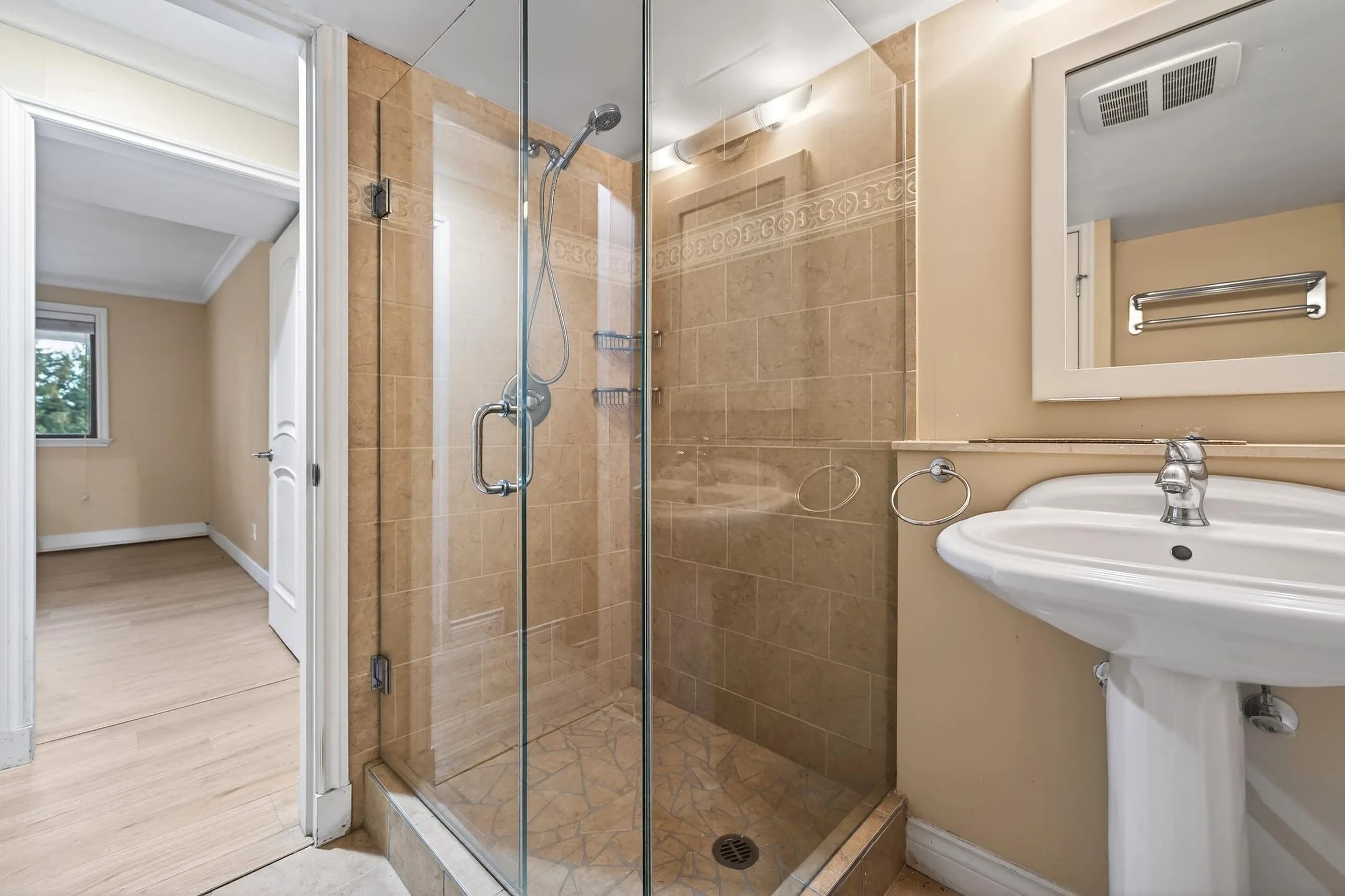 1375 Burnside Road, West Vancouver, BC V7S 2P6 — image 30