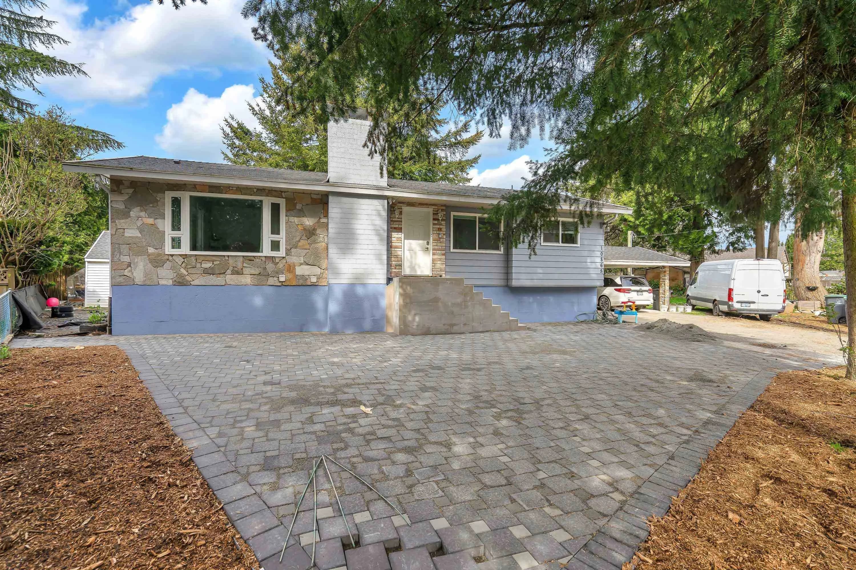 10865 152 Street, Surrey, BC V3R 4H3 — image 1