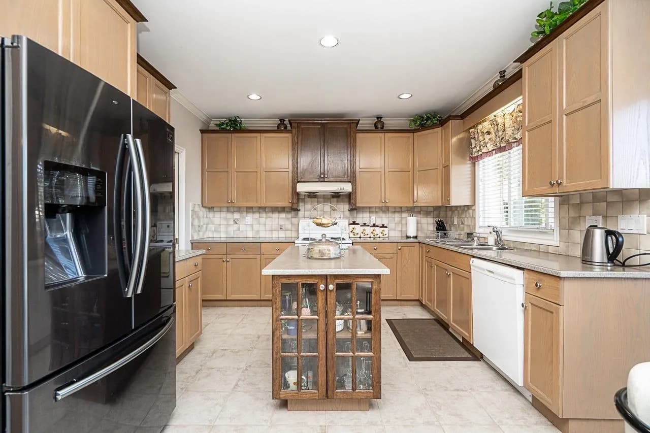 14569 75a Avenue, Surrey, BC V3S 8T9 — image 7