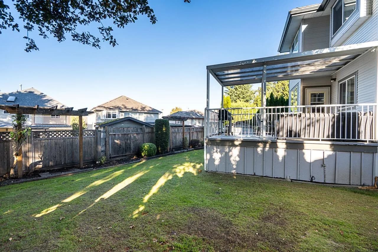 14569 75a Avenue, Surrey, BC V3S 8T9 — image 32
