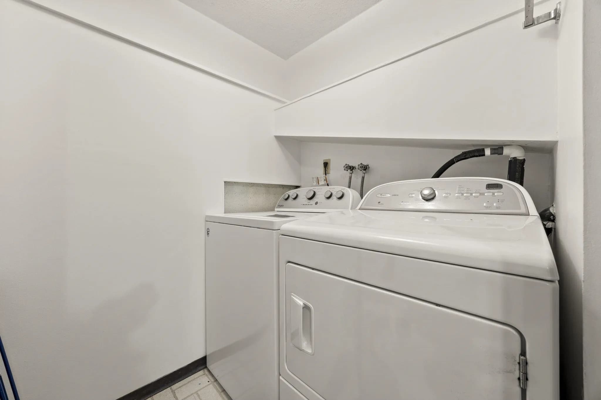 1350 Berkley Road, North Vancouver, BC V7G 0B2 — image 22