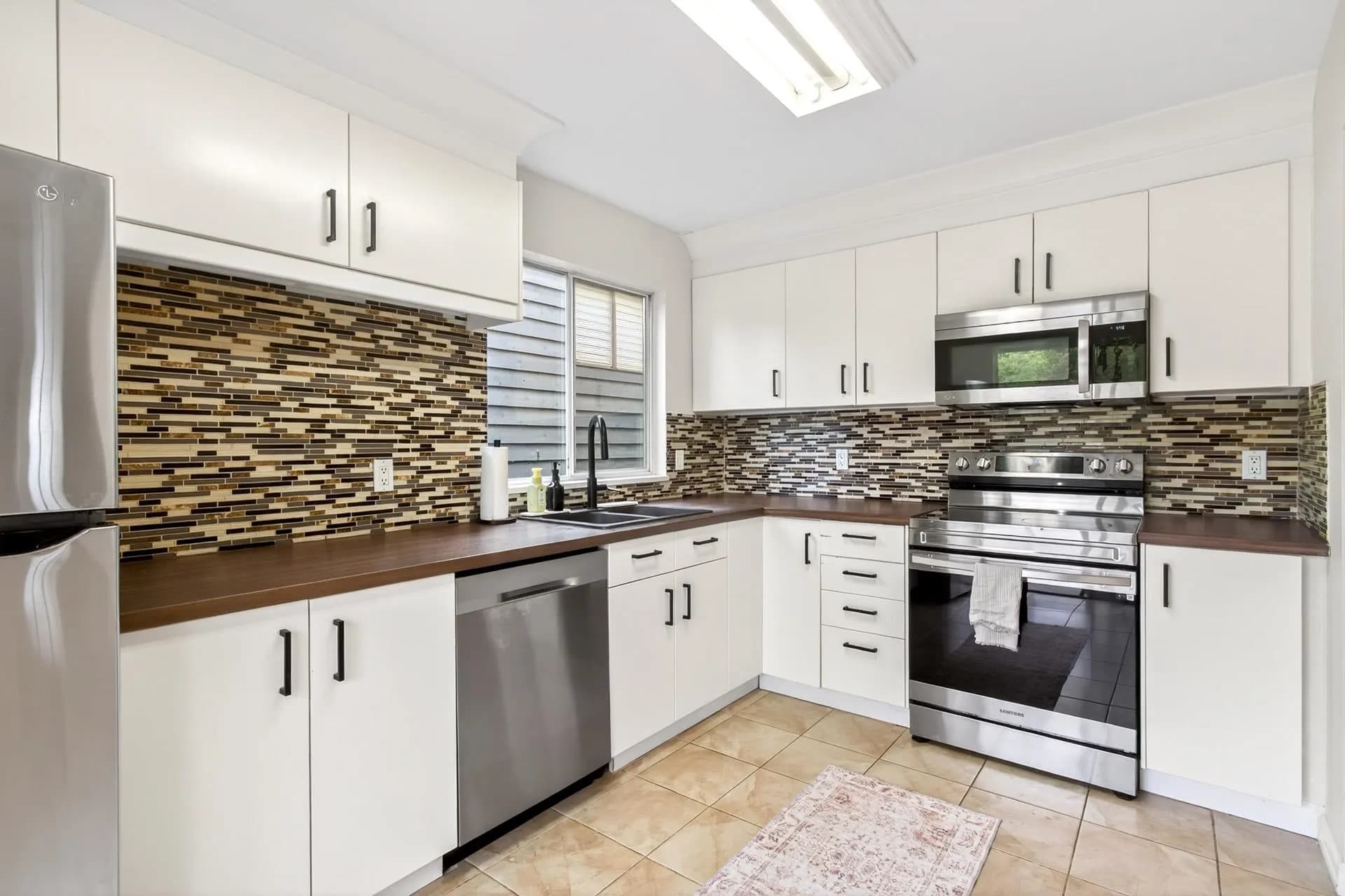 22525 Brickwood Close, Maple Ridge, BC V2X 9J5 — image 24
