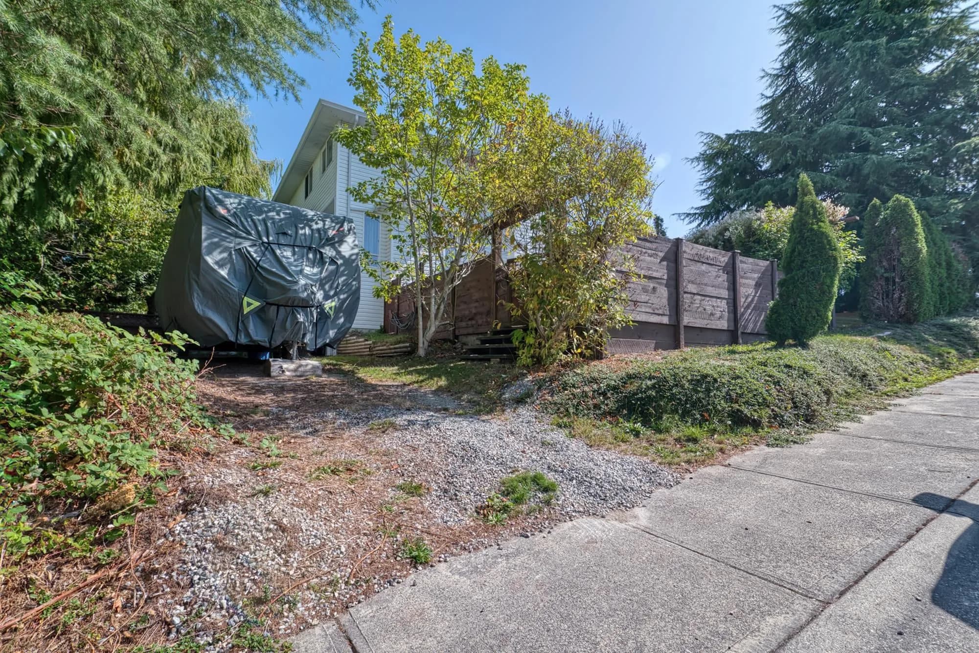 5818 Trail Avenue, Sechelt, BC V7Z 0L9 — image 33
