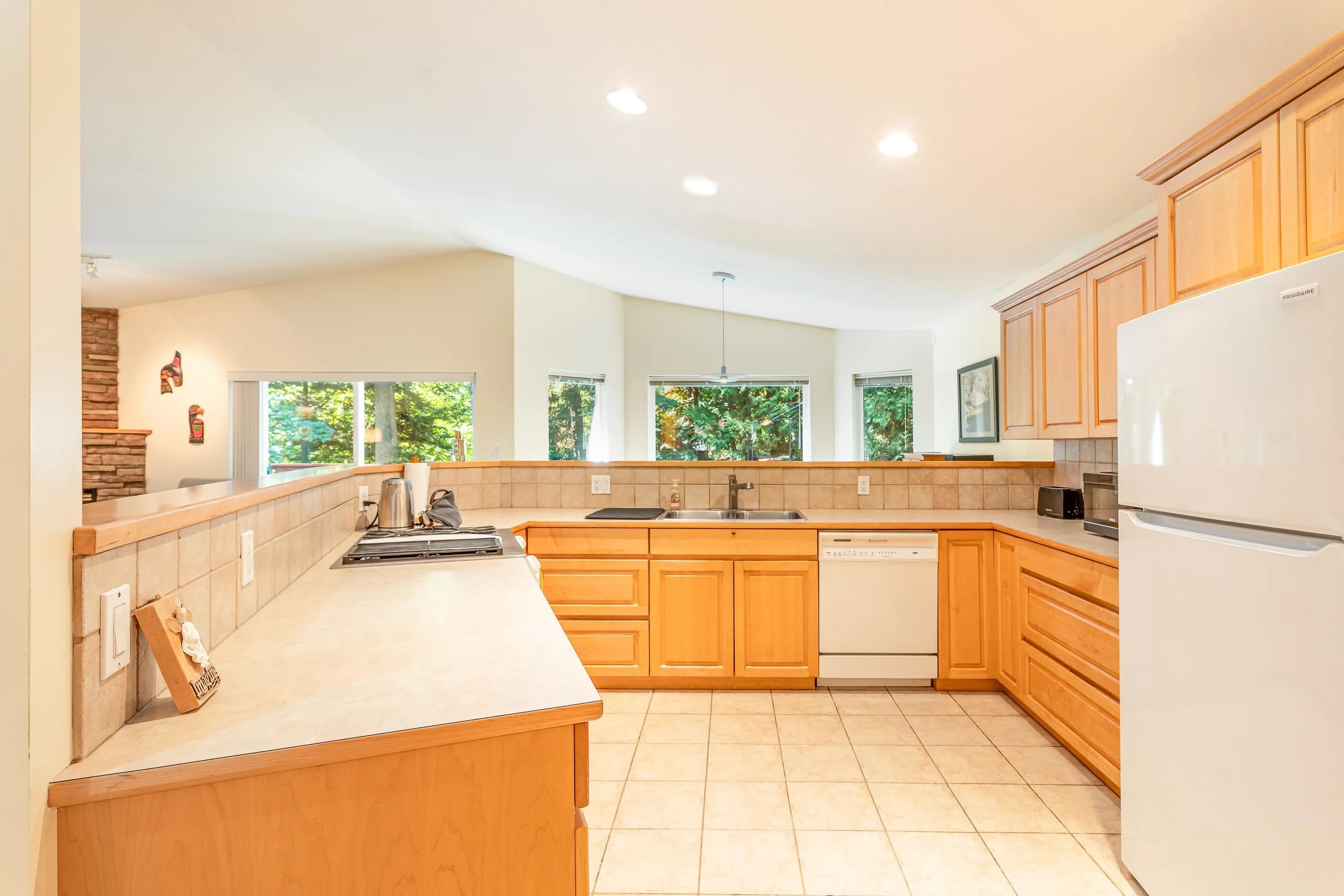 75 Larson Road, Gibsons, BC V0N 1V3 — image 10