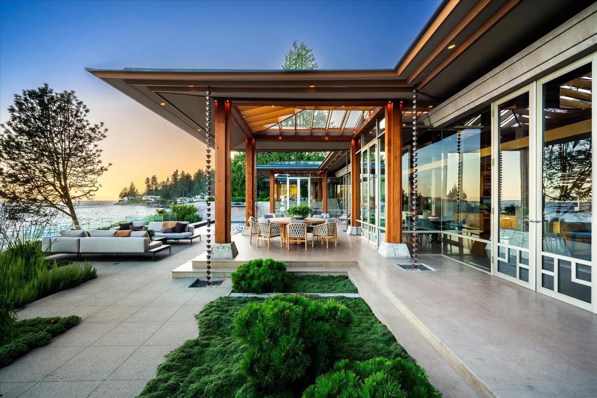3330 Radcliffe Avenue, West Vancouver, BC V7V 1G6 — image 2