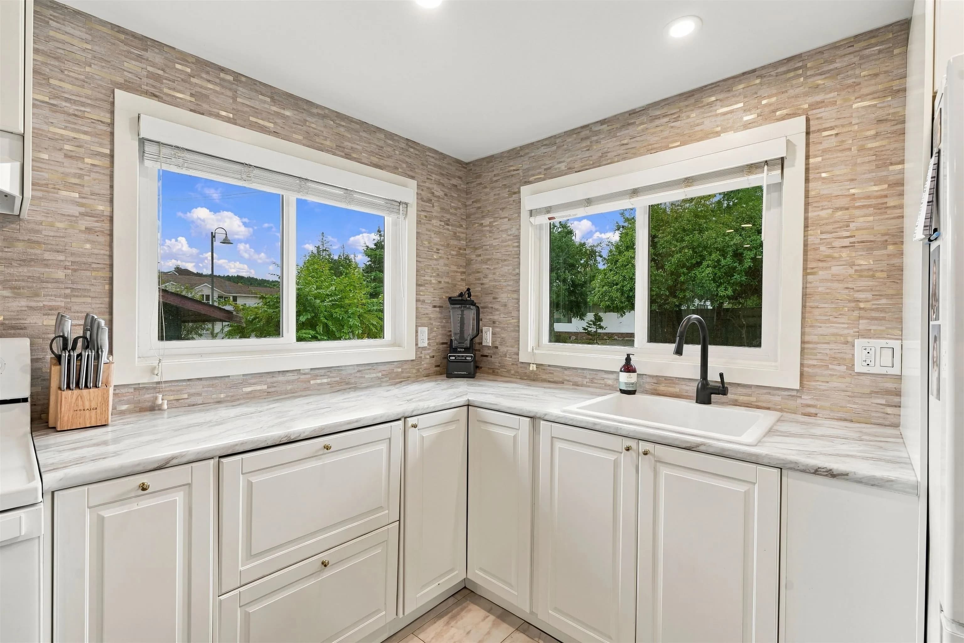 5734 Pebble Crescent, Sechelt, BC V0N 3A0 — image 19