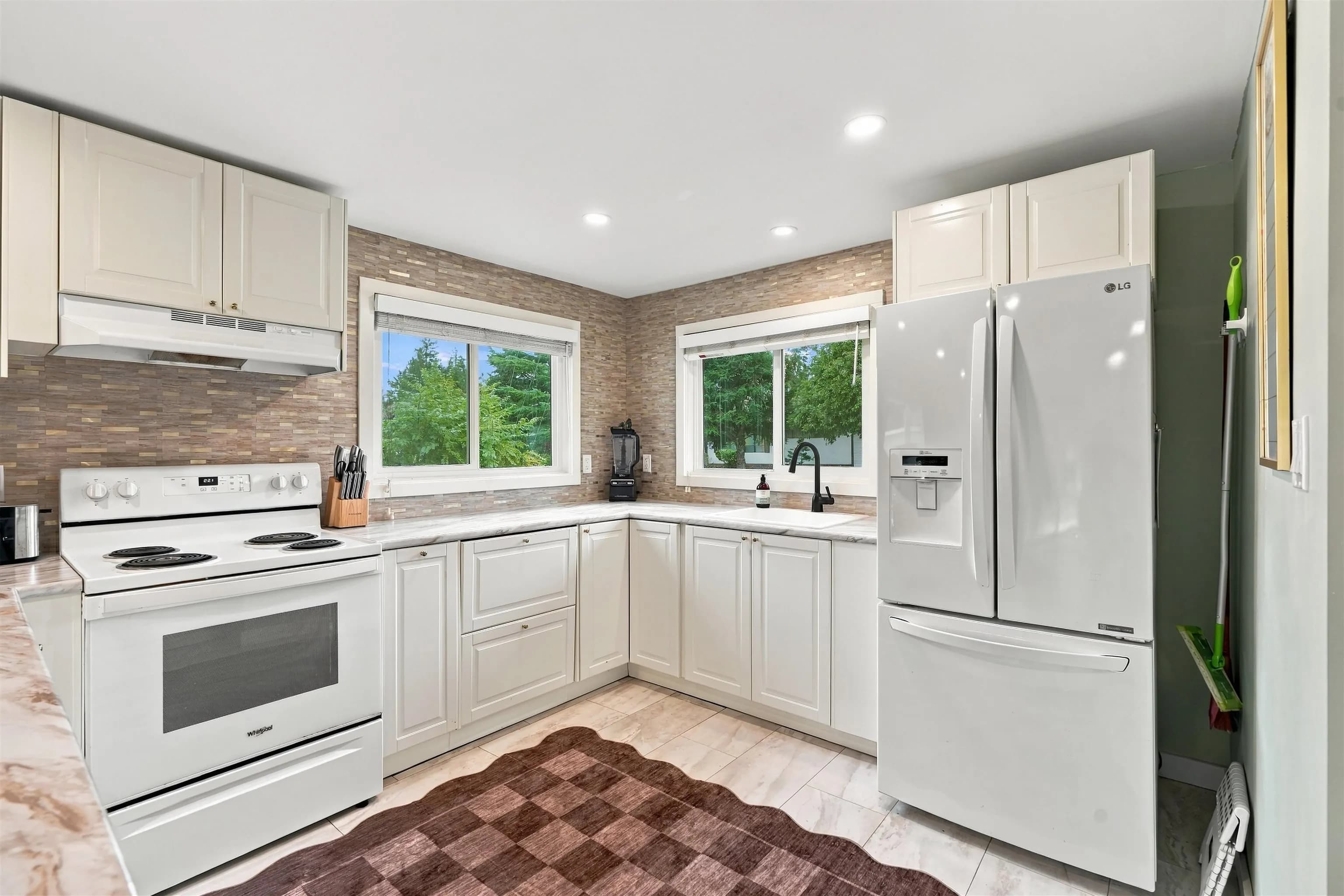 5734 Pebble Crescent, Sechelt, BC V0N 3A0 — image 17