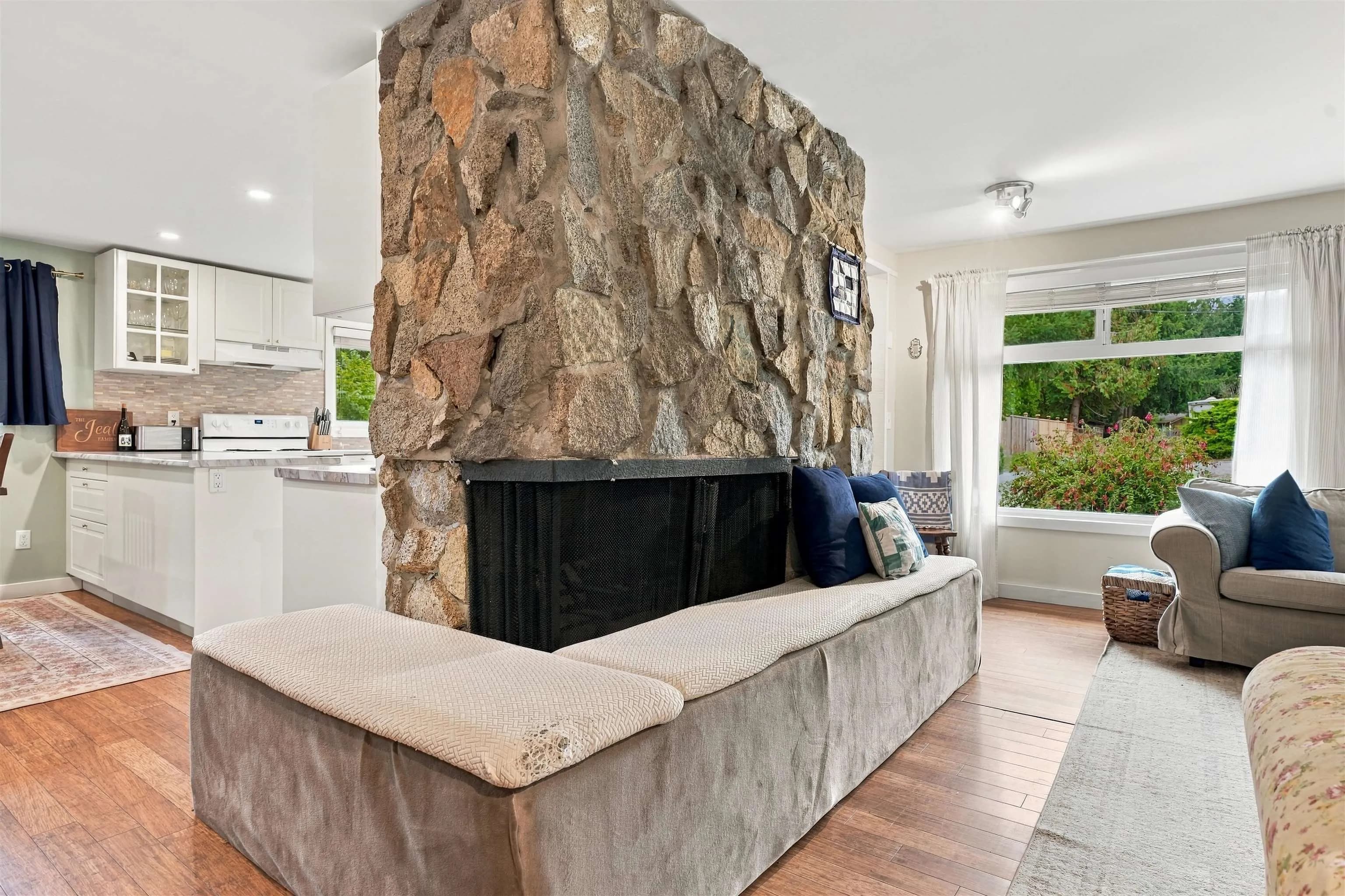 5734 Pebble Crescent, Sechelt, BC V0N 3A0 — image 9