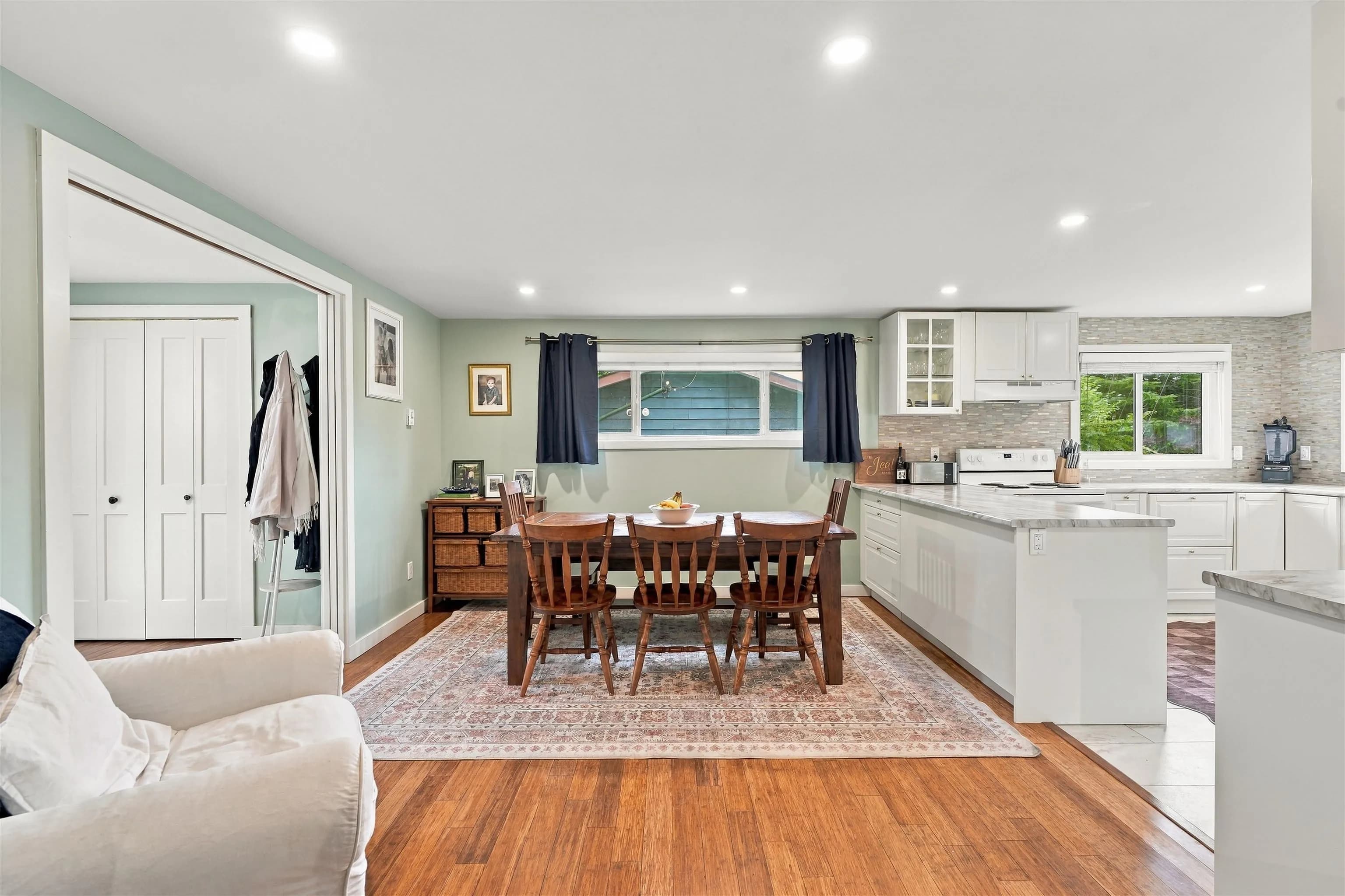 5734 Pebble Crescent, Sechelt, BC V0N 3A0 — image 10
