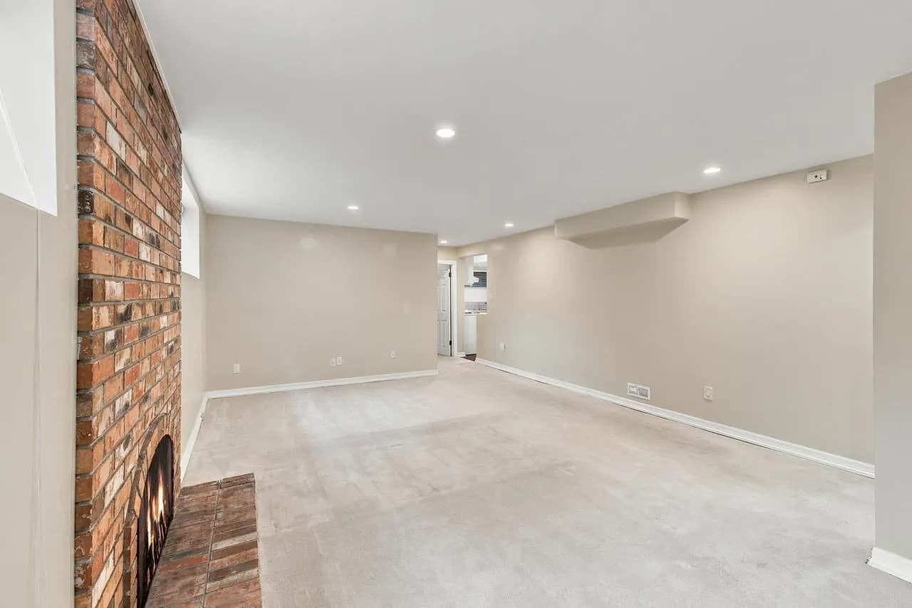 5788 Crown Street, Vancouver, BC V6N 2B7 — image 32