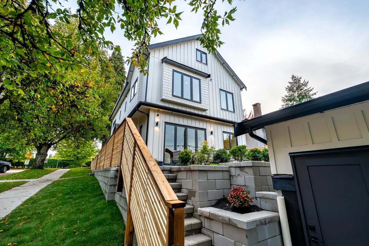 4675 St. George Street, Vancouver, BC V5V 4A8 — image 2