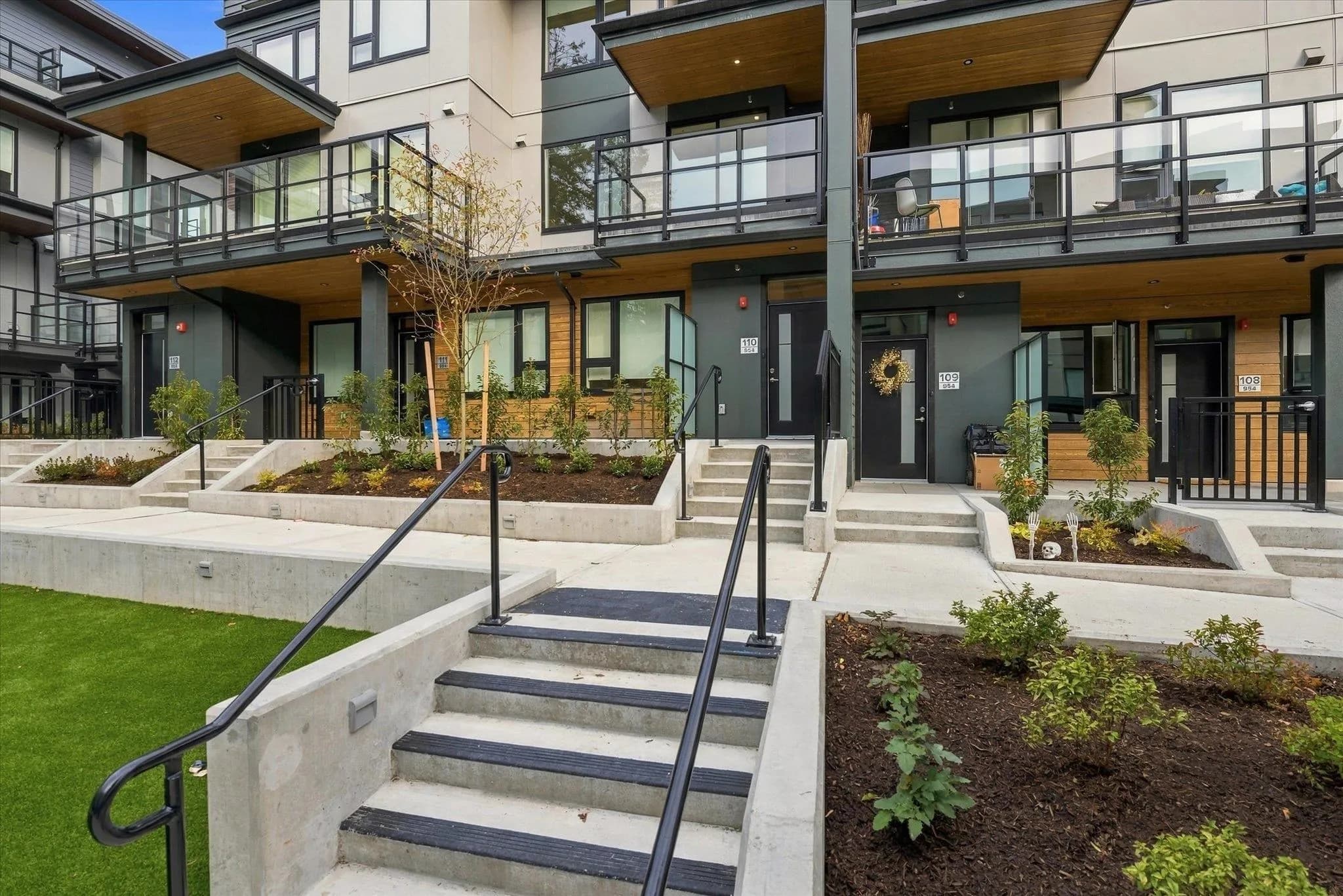 110 954 Lytton Street, North Vancouver, BC V7P 0C4 — image 36