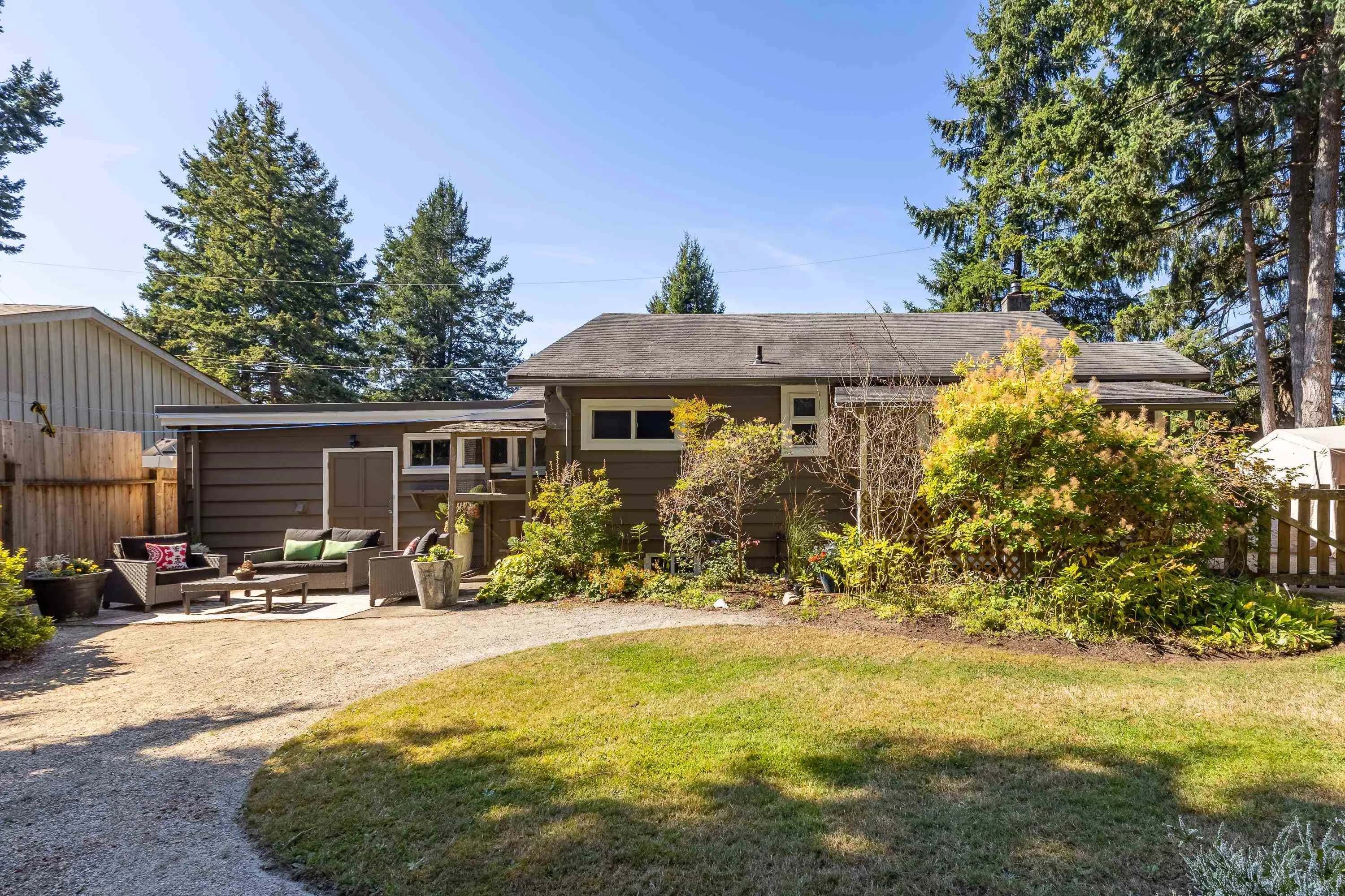 5670 Trident Avenue, Sechelt, BC V7Z 2P4 — image 25