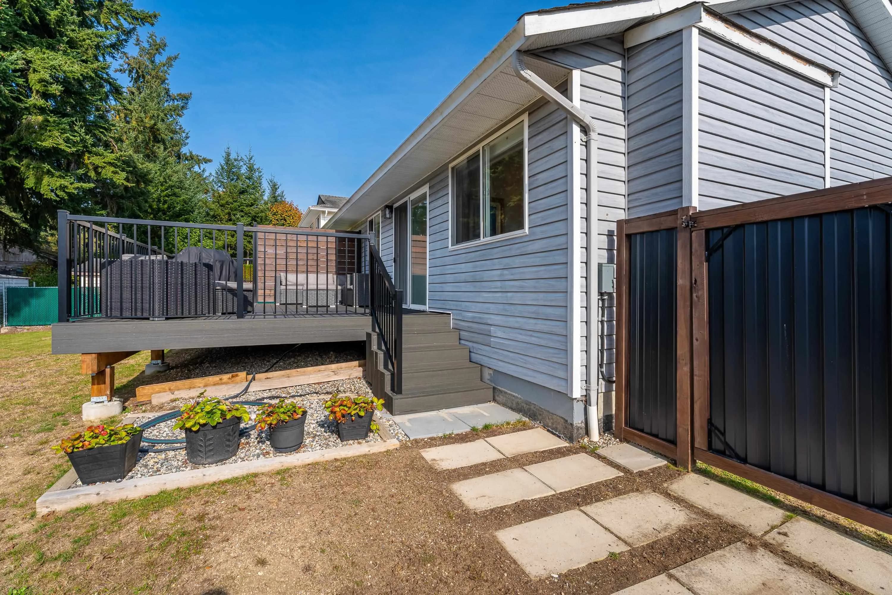 5617 Curtis Place, Sechelt, BC V7Z 0R9 — image 26