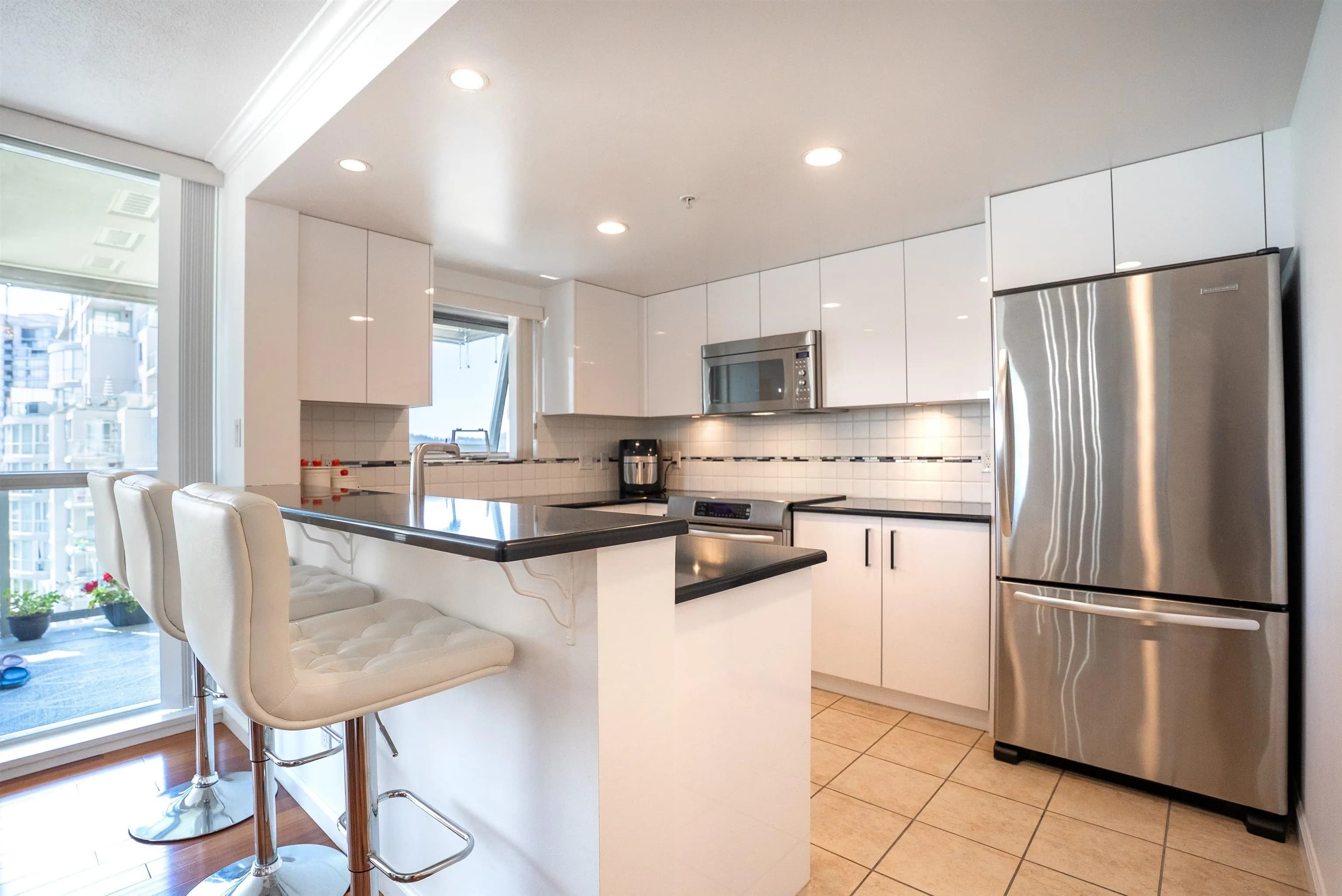 1403 235 Guildford Way, Port Moody, BC V3H 5L8 — image 9