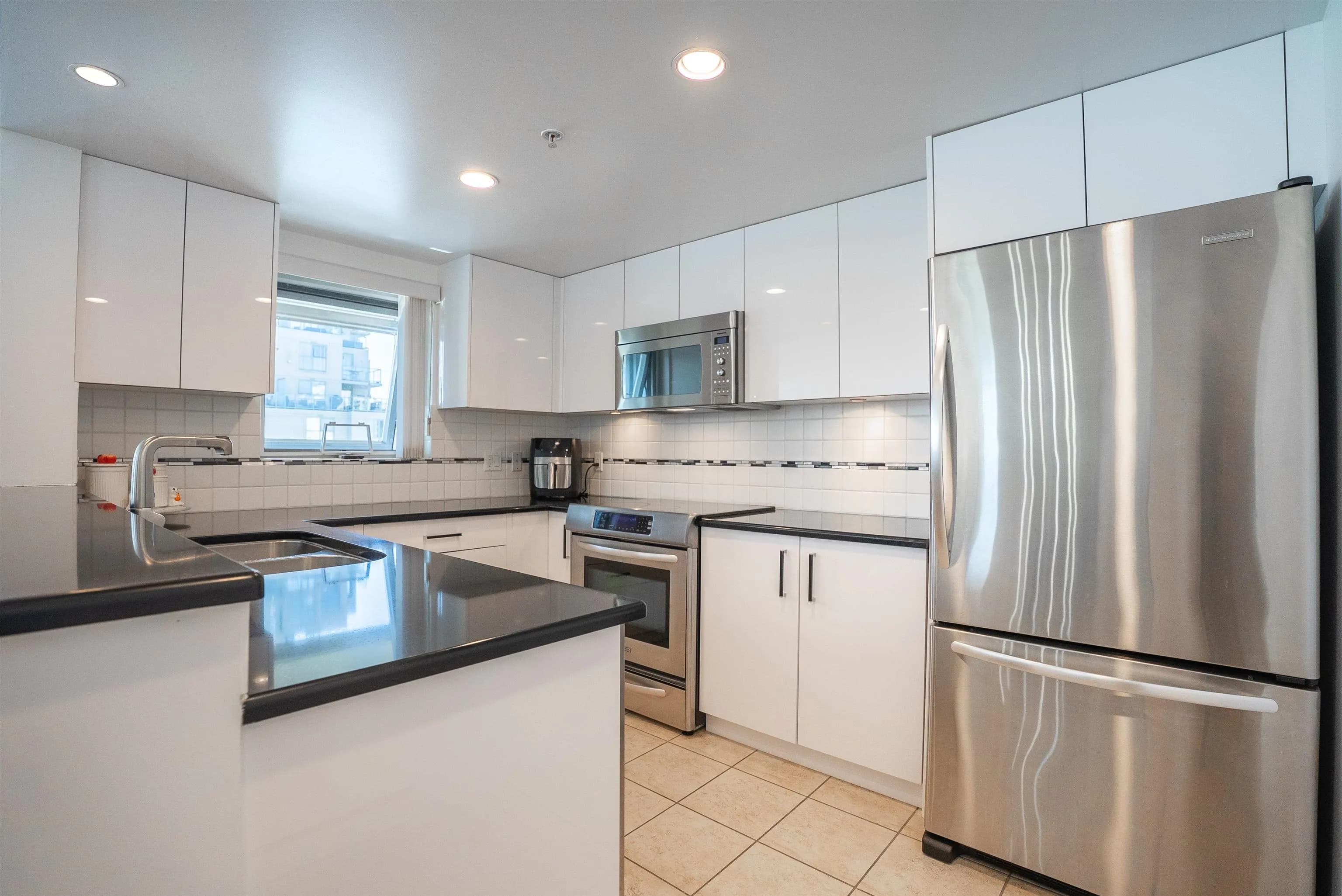 1403 235 Guildford Way, Port Moody, BC V3H 5L8 — image 10